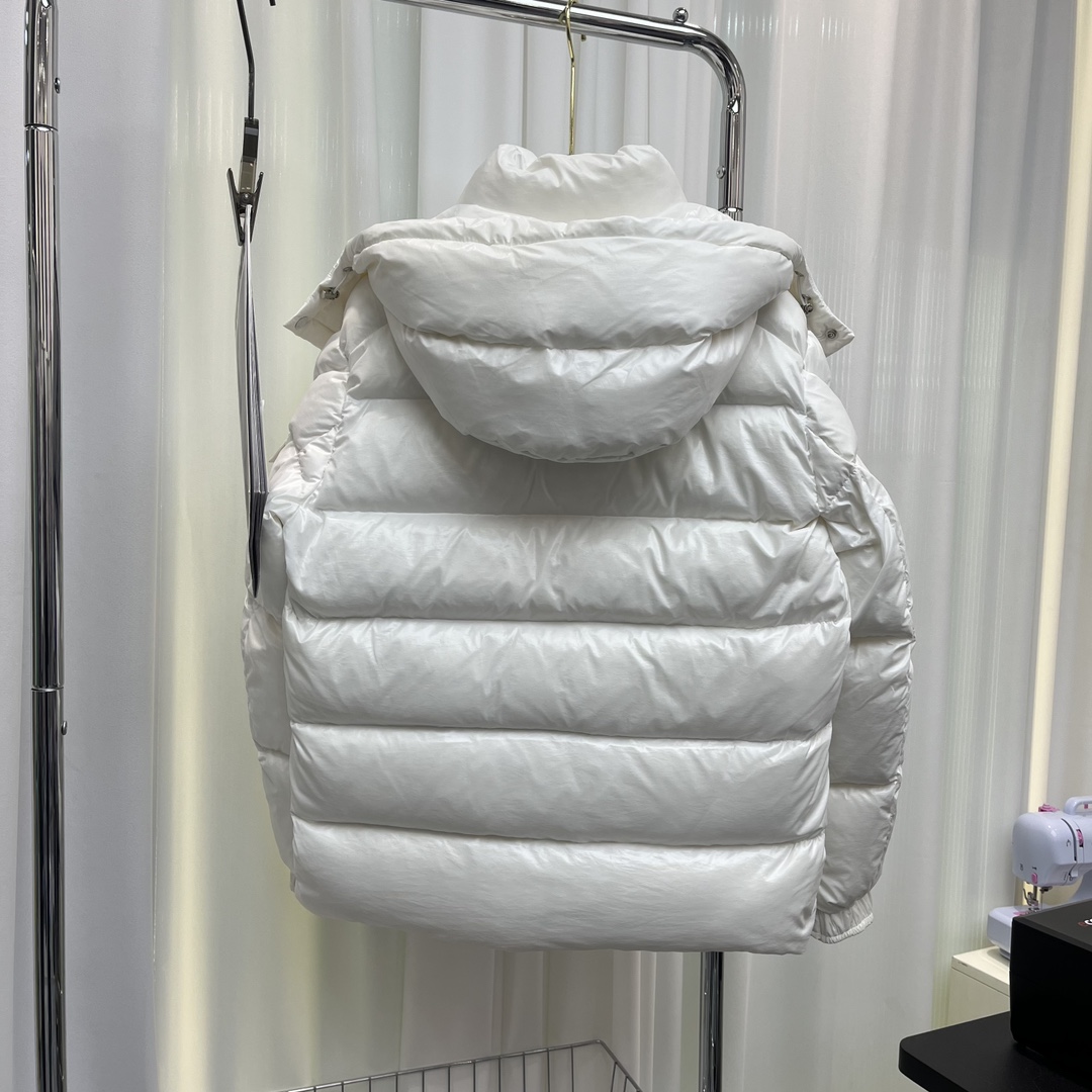 Moncler Maya 70 Short Down Jacket - FashionPlug