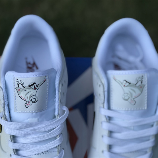 Nike SB Zoom Dunk Low x La Eeb Sneaker       DJ6188-006 - FashionPlug