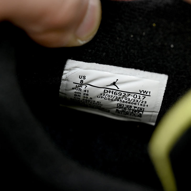 Air Jordan 4 Thunder Sneaker      DH6927-017  - FashionPlug