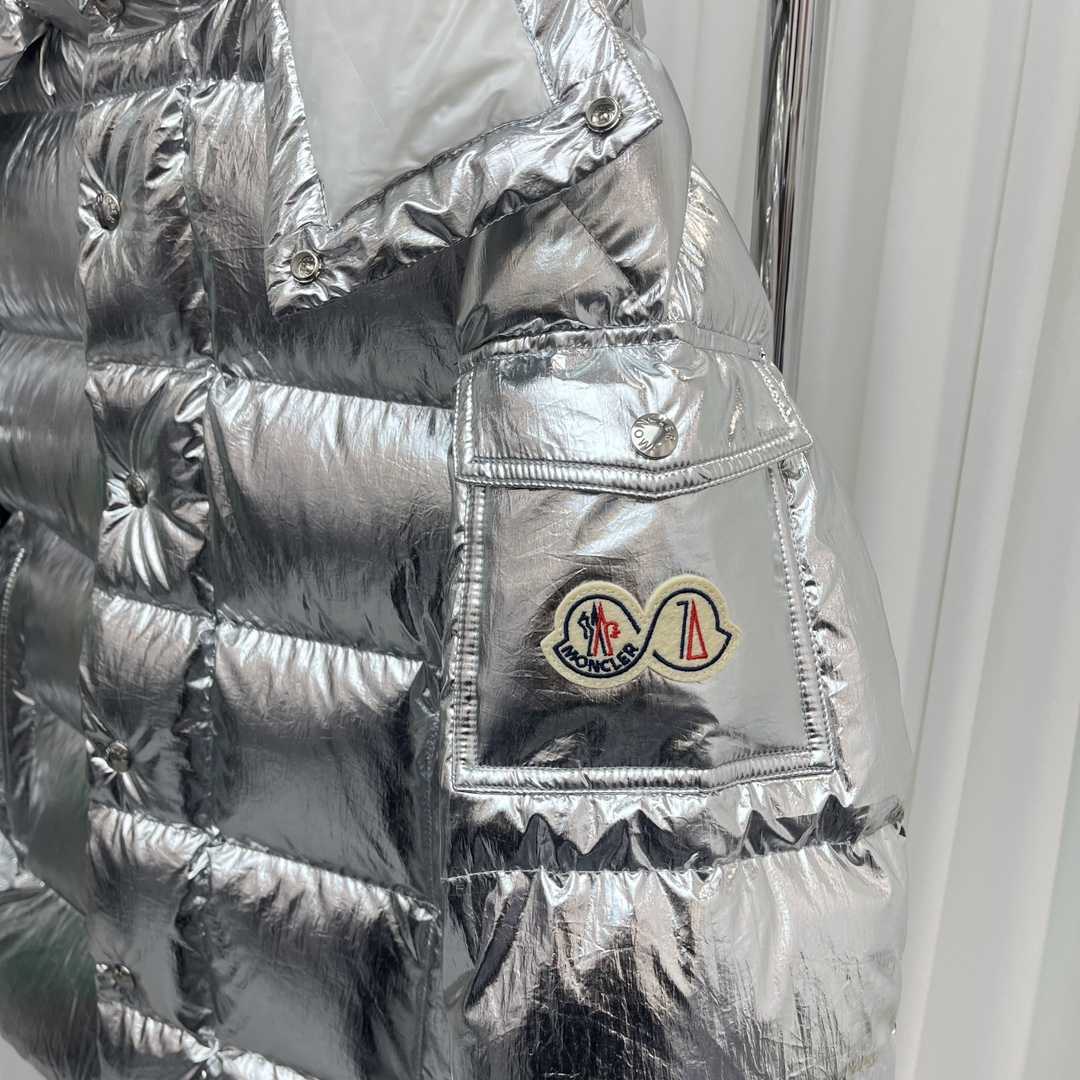 Moncler Maya 70 Short Down Jacket - FashionPlug