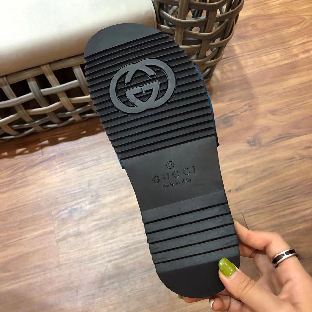Gucci Men's GG Canvas Slide Sandal - FashionPlug