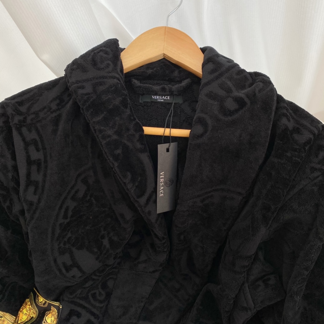 Versace I ♡ Baroque Bathrobe(Uniform size) - FashionPlug