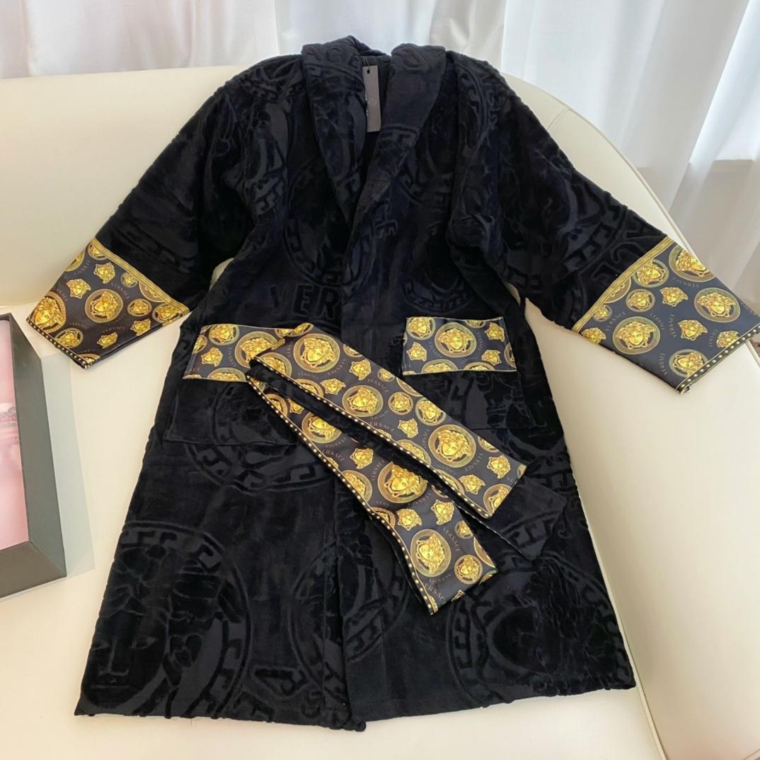 Versace I ♡ Baroque Bathrobe(Uniform size) - FashionPlug
