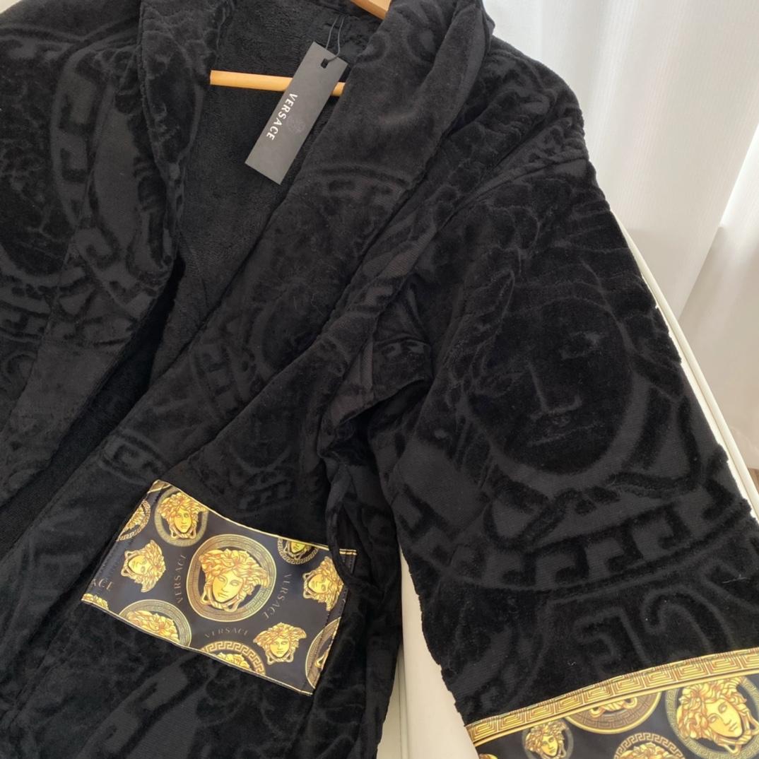 Versace I ♡ Baroque Bathrobe(Uniform size) - FashionPlug