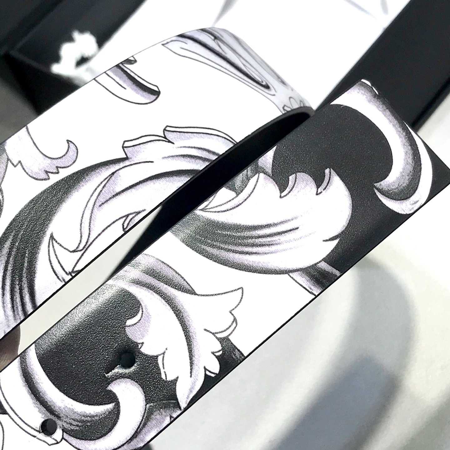 Versace La Medusa Silver Baroque Reversible Belt - FashionPlug