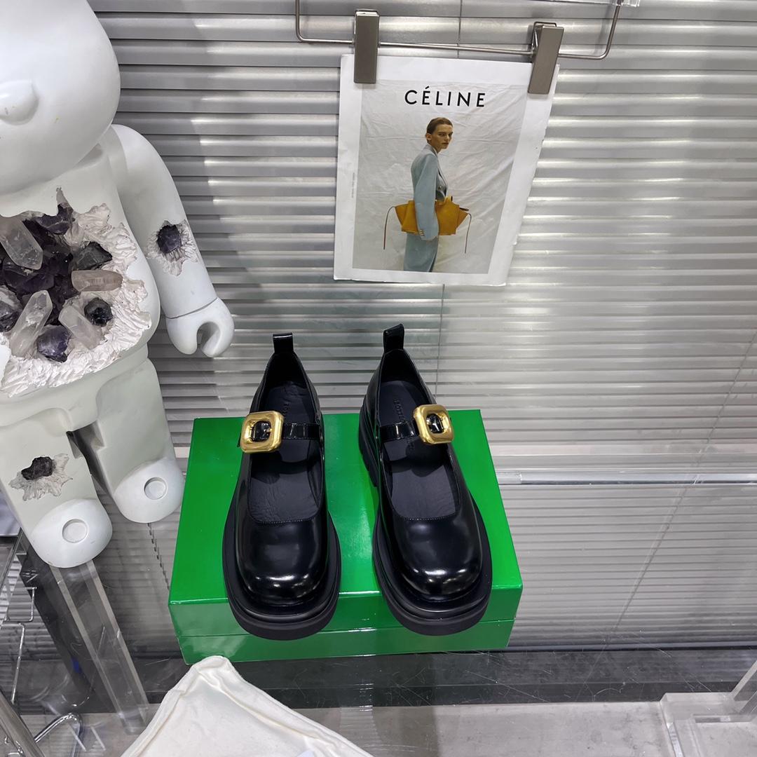 Bottega Veneta Lug Mary-Jane Flats - FashionPlug