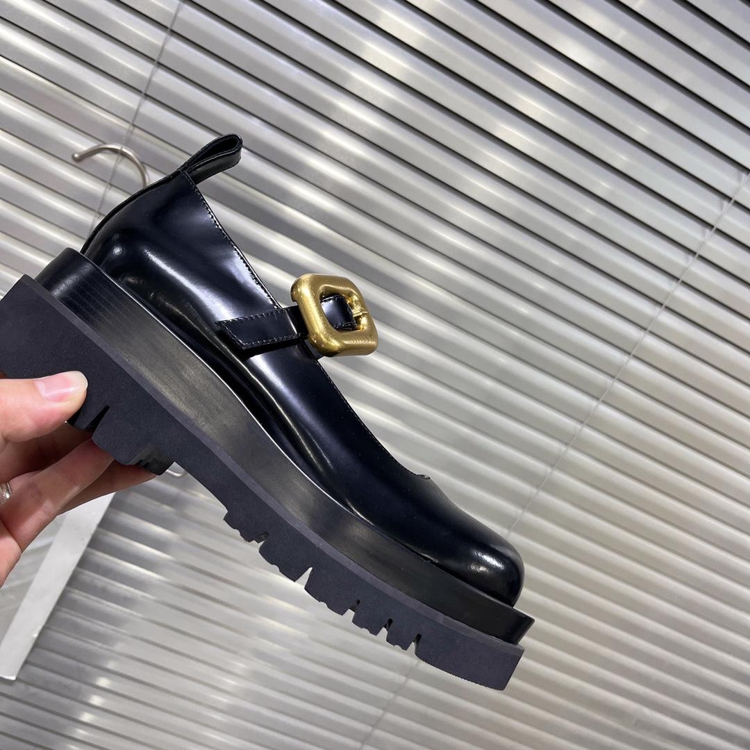Bottega Veneta Lug Mary-Jane Flats - FashionPlug