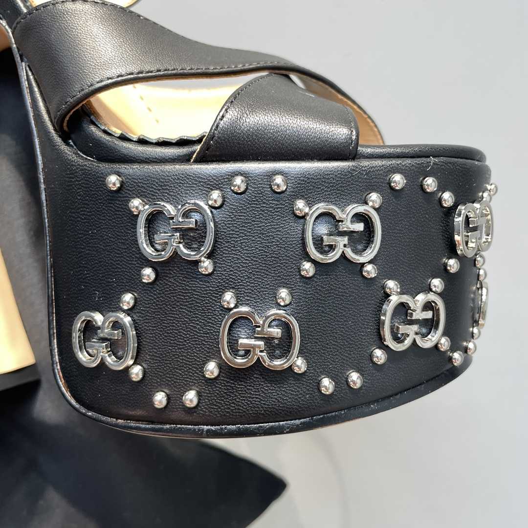 Gucci Women's Interlocking G Studs Sandal - FashionPlug