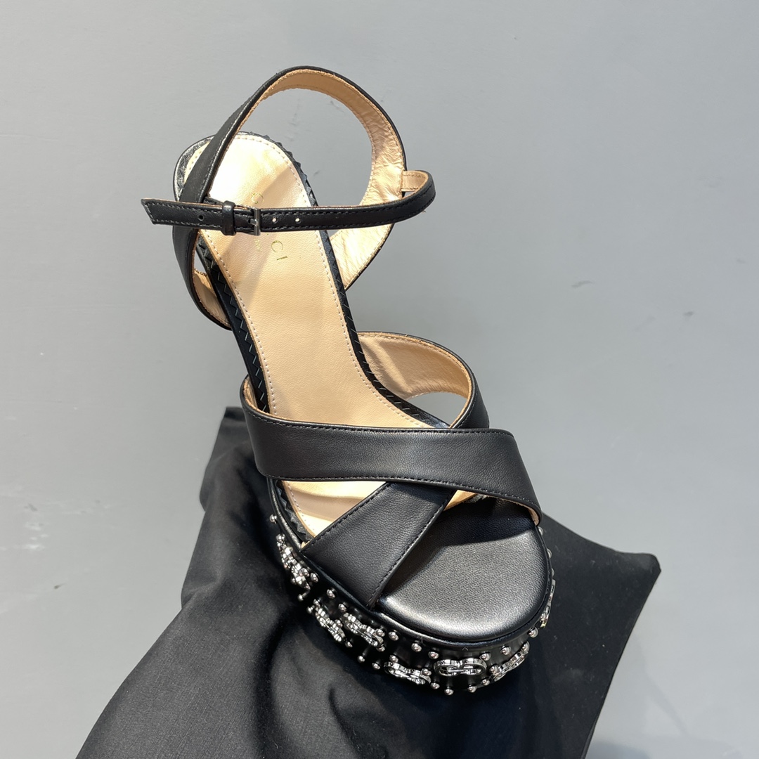 Gucci Women's Interlocking G Studs Sandal - FashionPlug