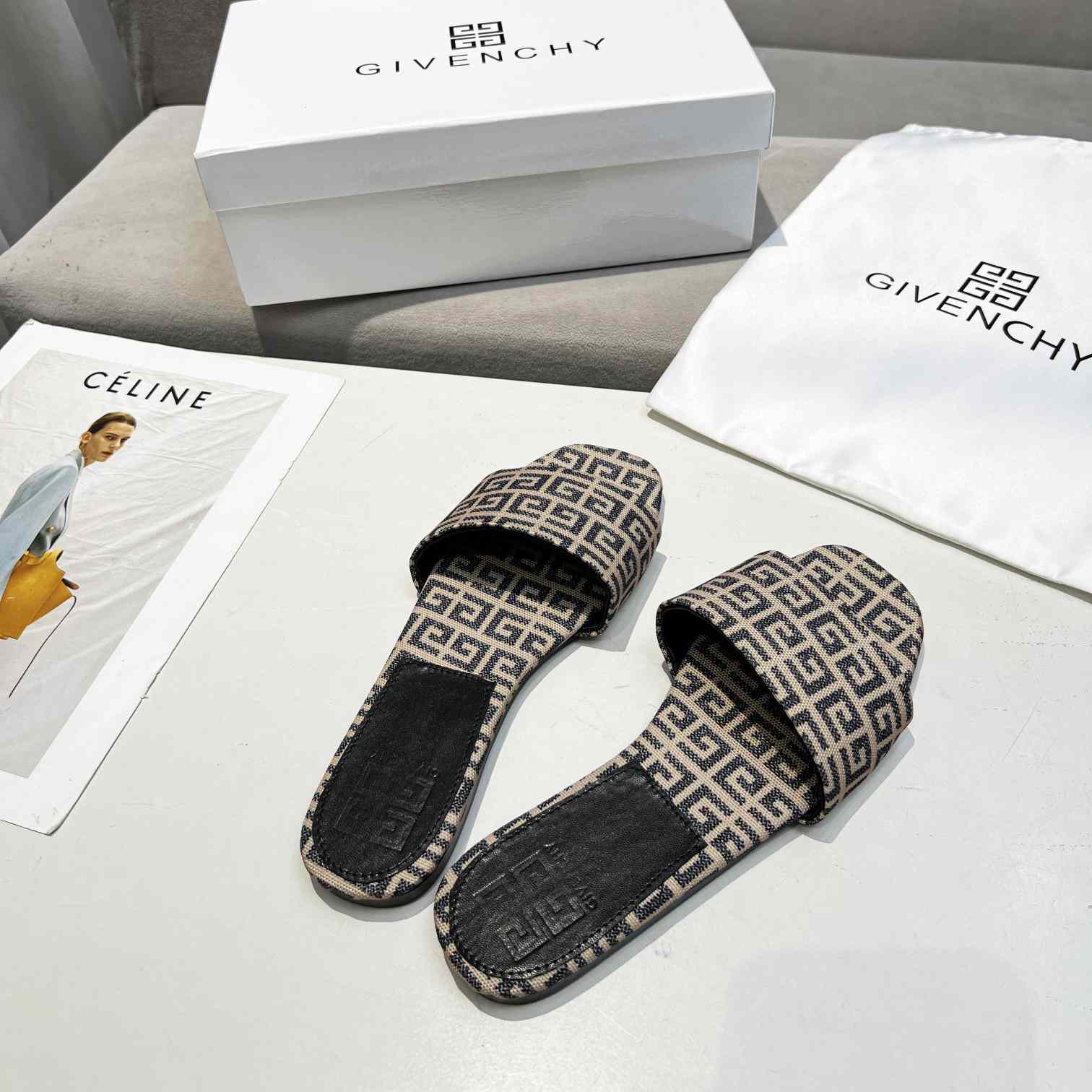 Givenchy 4G Flat Mule Sandals - FashionPlug