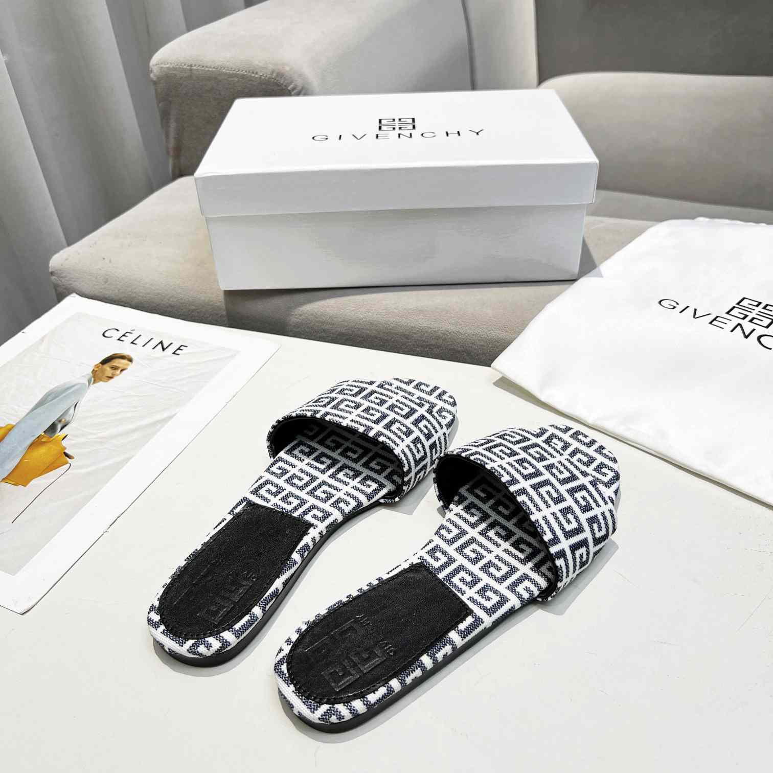 Givenchy 4G Flat Mule Sandals - FashionPlug