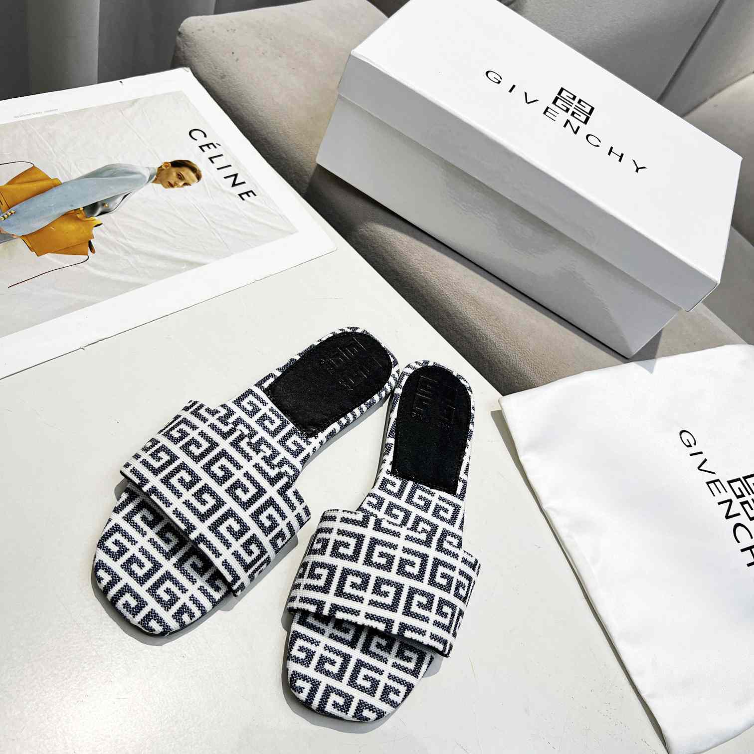 Givenchy 4G Flat Mule Sandals - FashionPlug