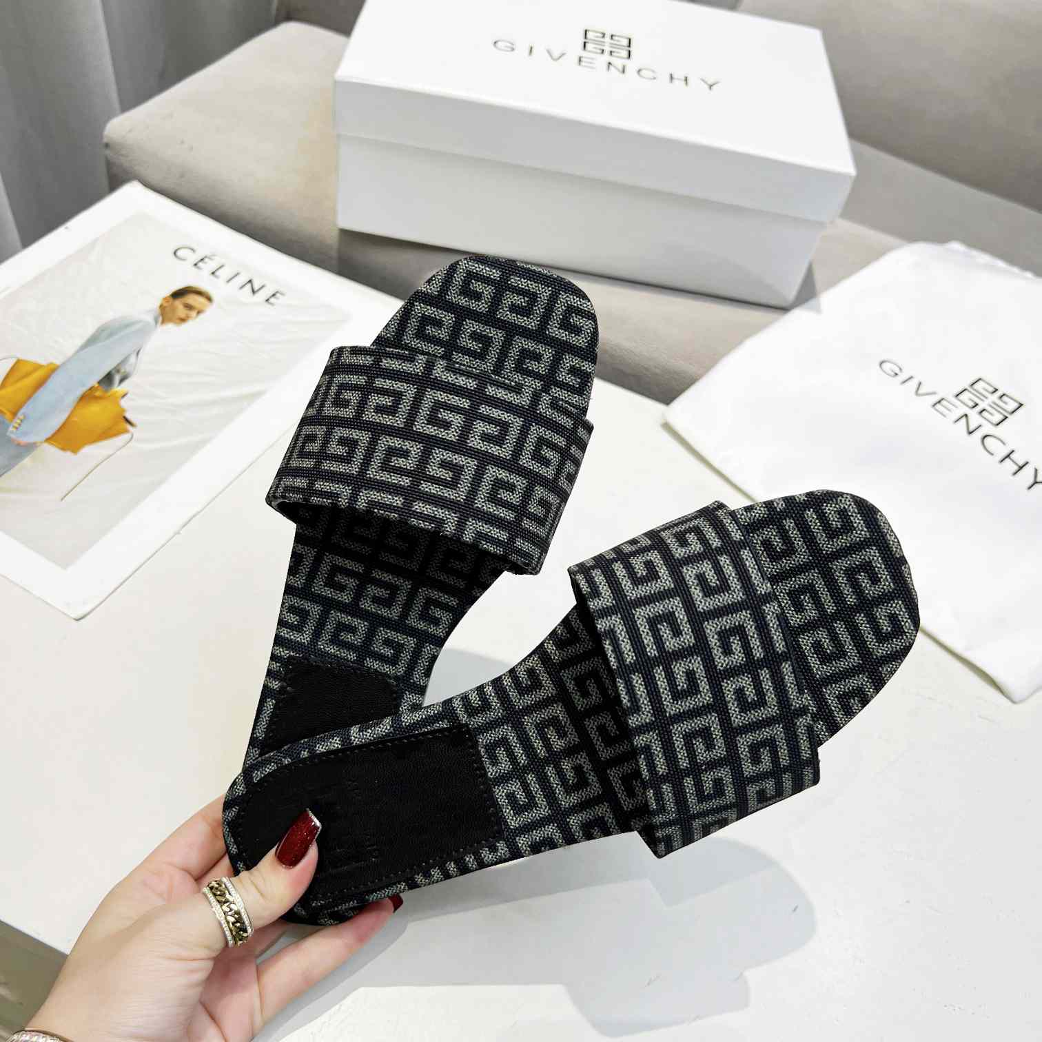 Givenchy 4G Flat Mule Sandals - FashionPlug