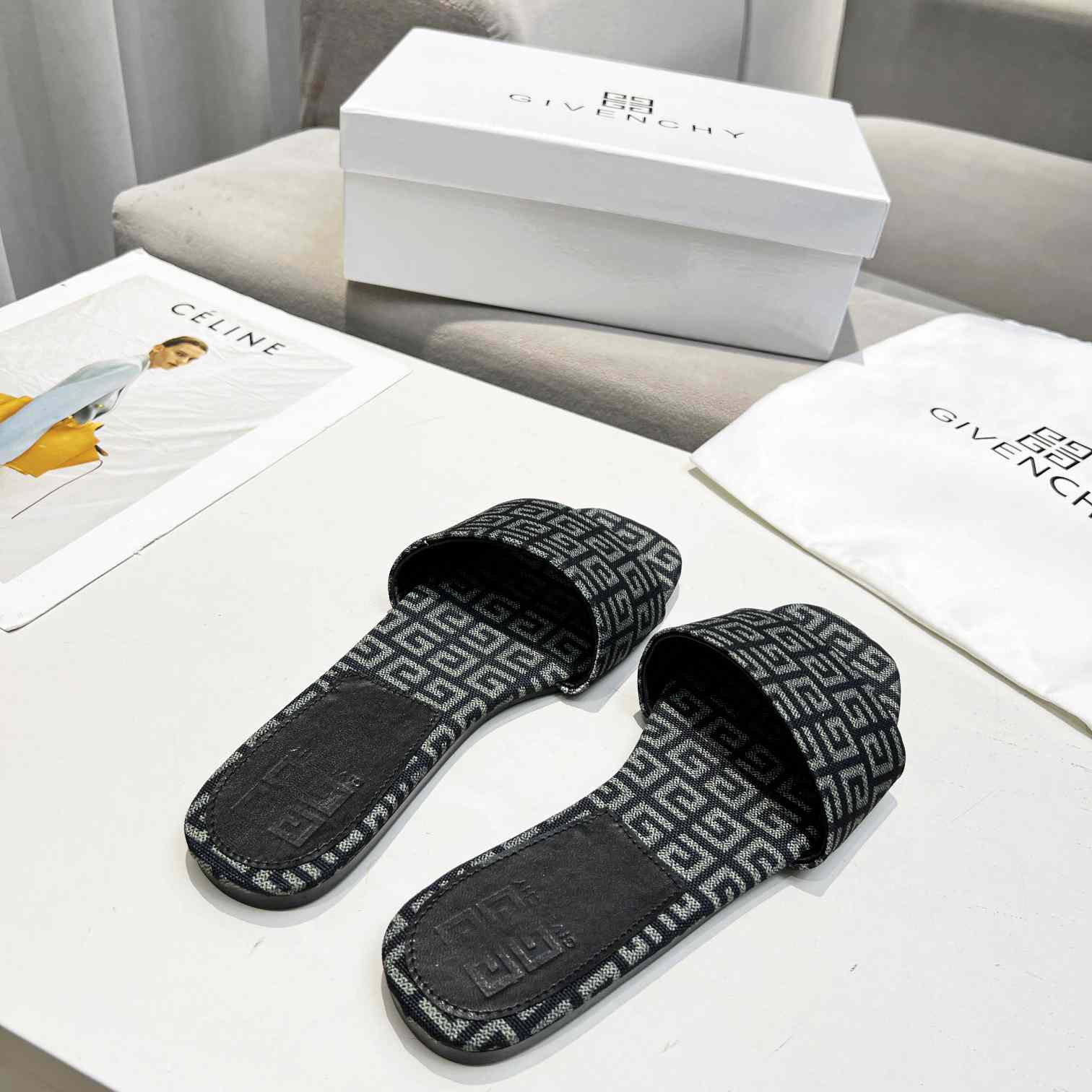 Givenchy 4G Flat Mule Sandals - FashionPlug