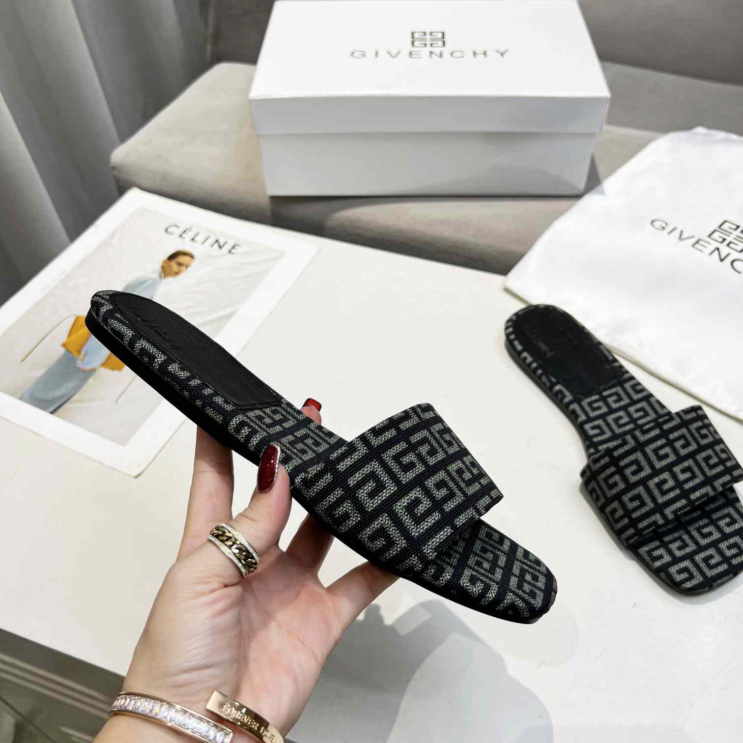 Givenchy 4G Flat Mule Sandals - FashionPlug