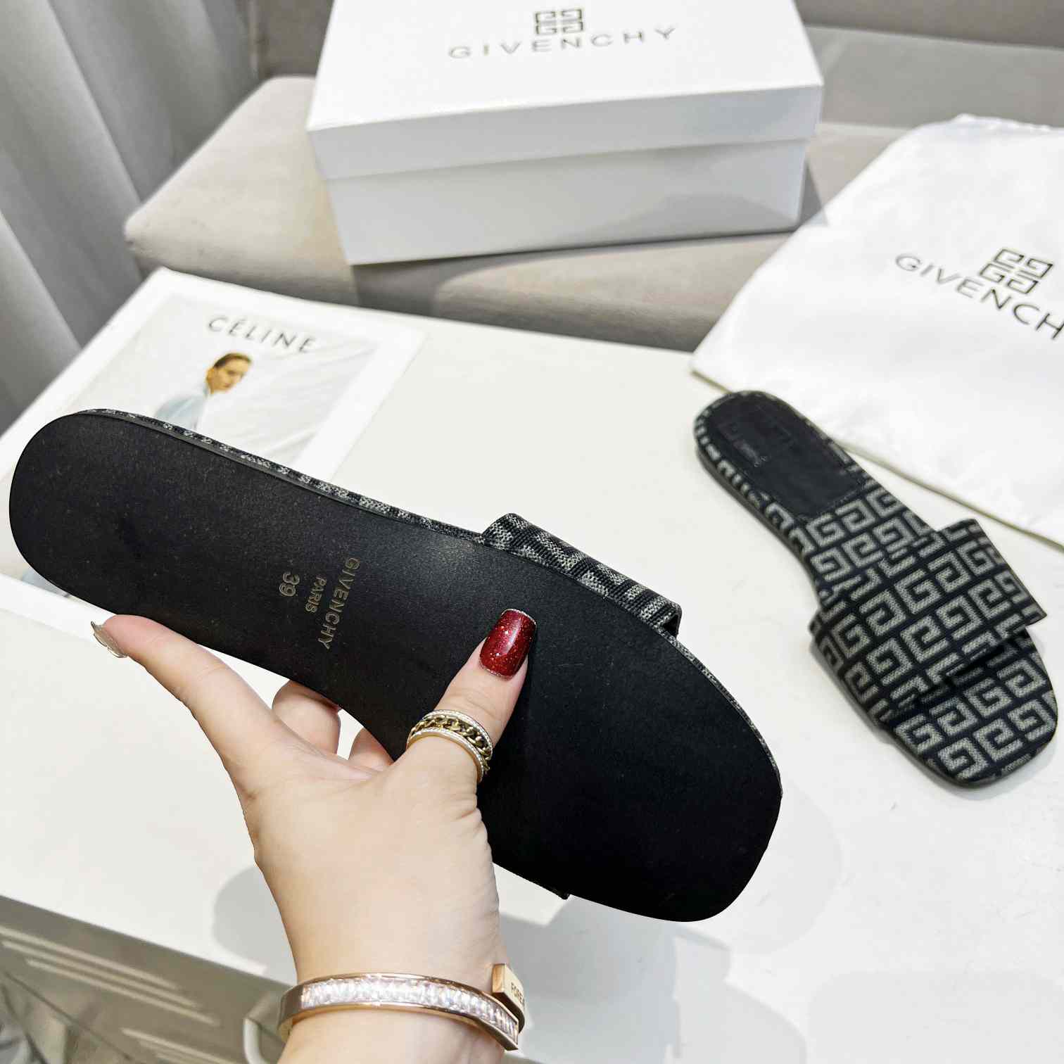 Givenchy 4G Flat Mule Sandals - FashionPlug