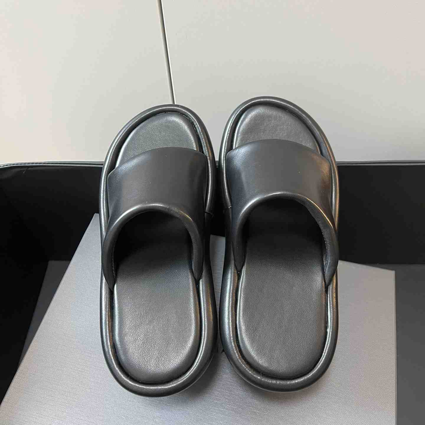 Balenciaga Black Rise Wedge Sandals - FashionPlug