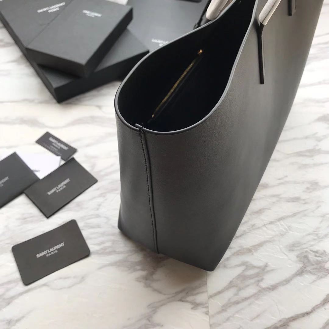 Saint Laurent Shopping Saint Laurent E/W In Supple Leather  - FashionPlug