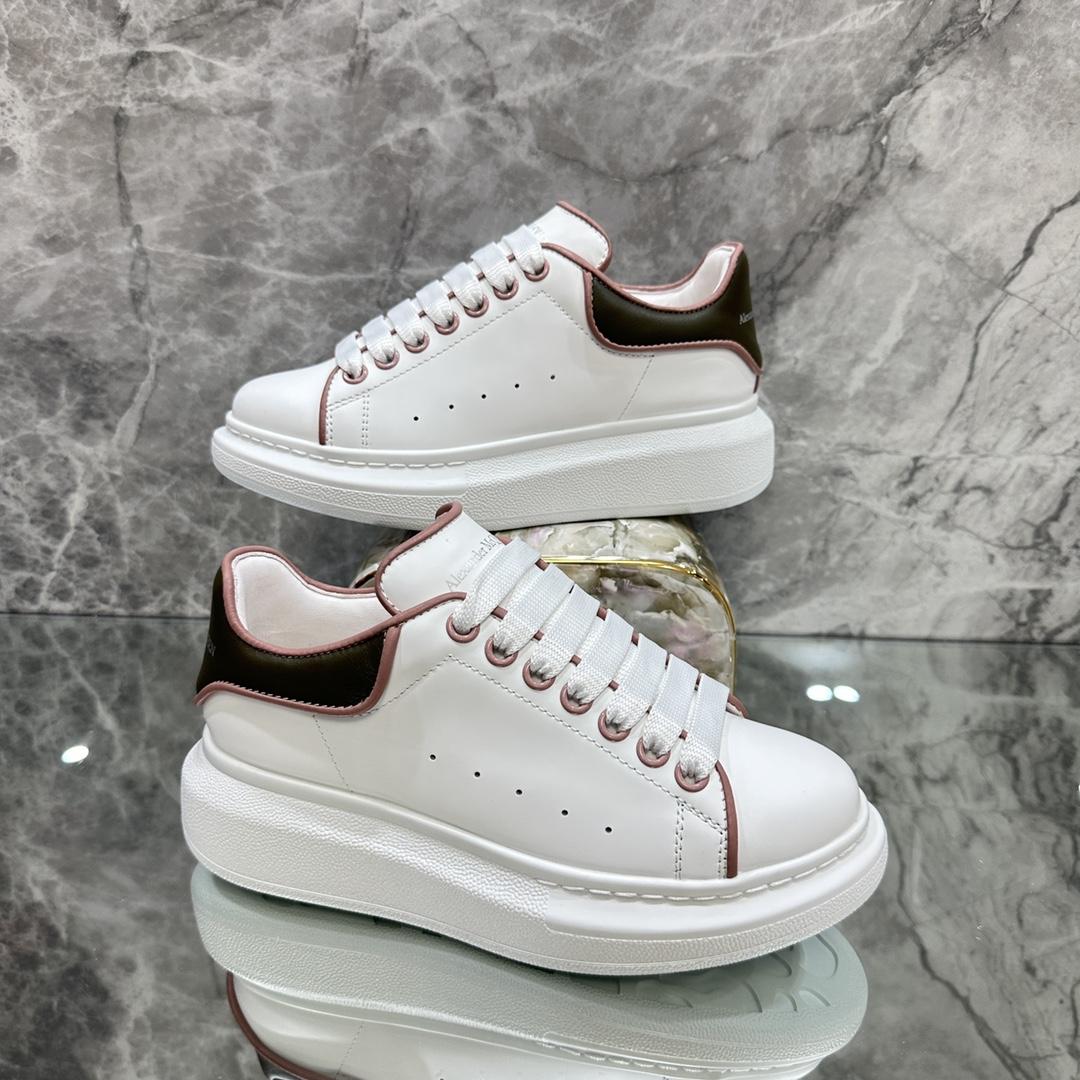 Alexander Mqueen Oversized Sneaker In White - FashionPlug