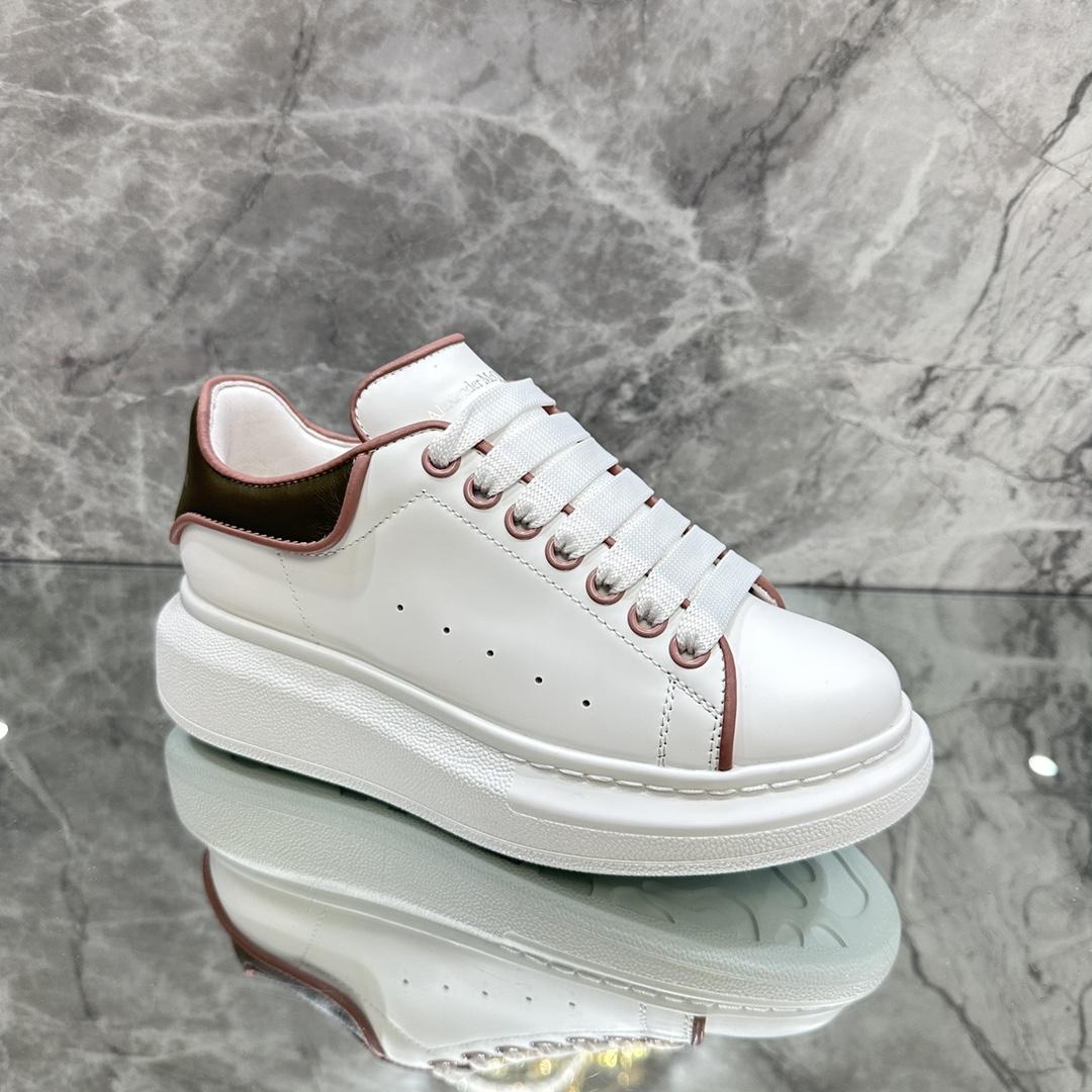 Alexander Mqueen Oversized Sneaker In White - FashionPlug