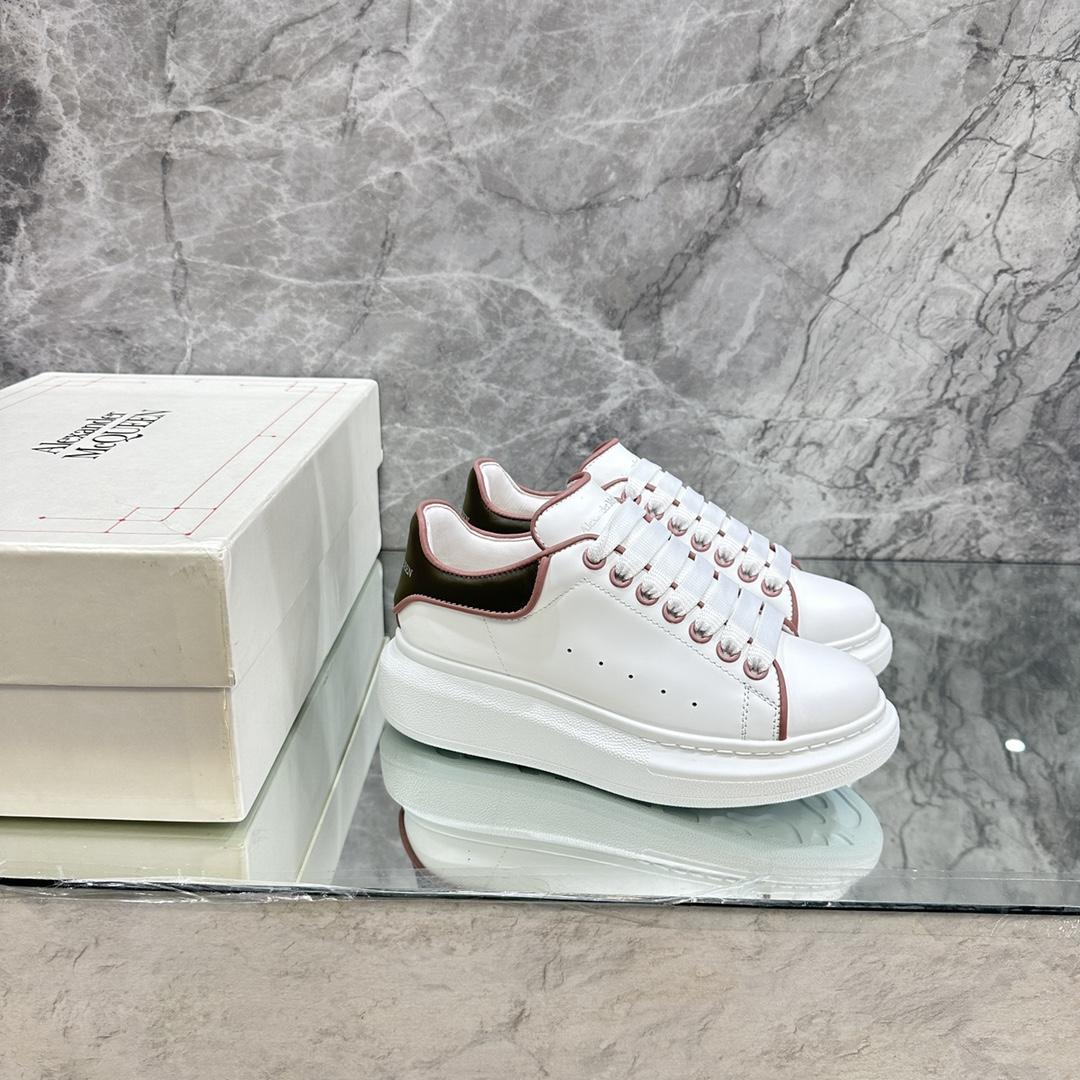 Alexander Mqueen Oversized Sneaker In White - FashionPlug