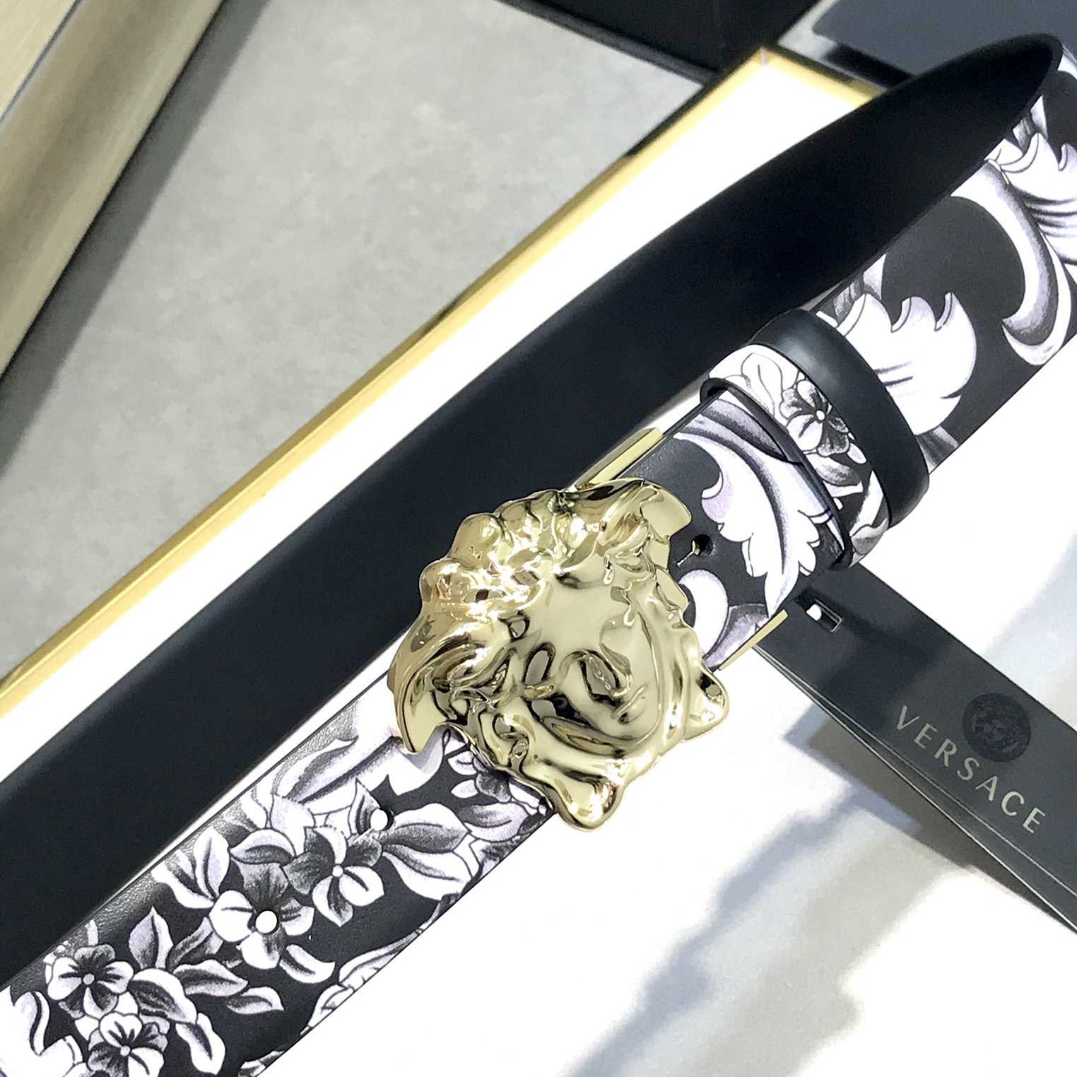 Versace La Medusa Silver Baroque Reversible Belt - FashionPlug