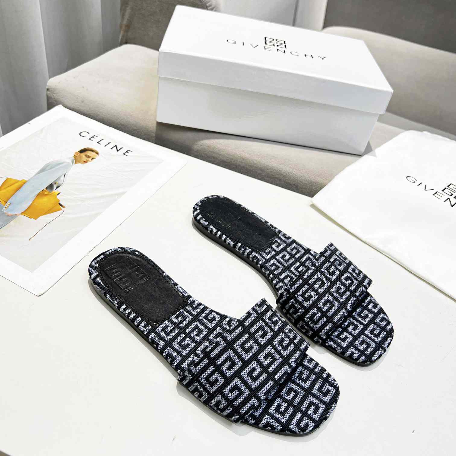 Givenchy 4G Flat Mule Sandals - FashionPlug