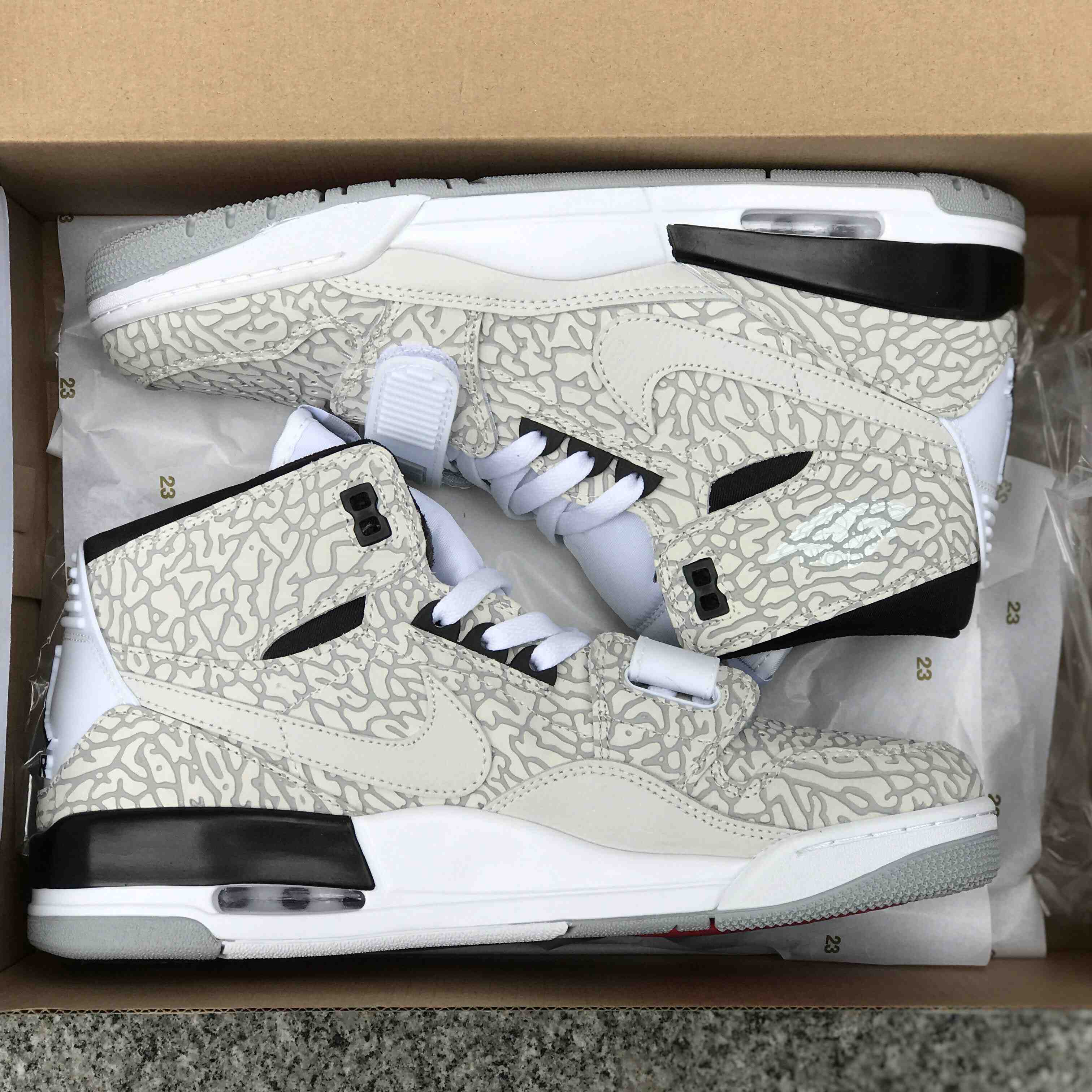 Air Jordan Legacy 312 Sneaker  AV3922-100 - FashionPlug