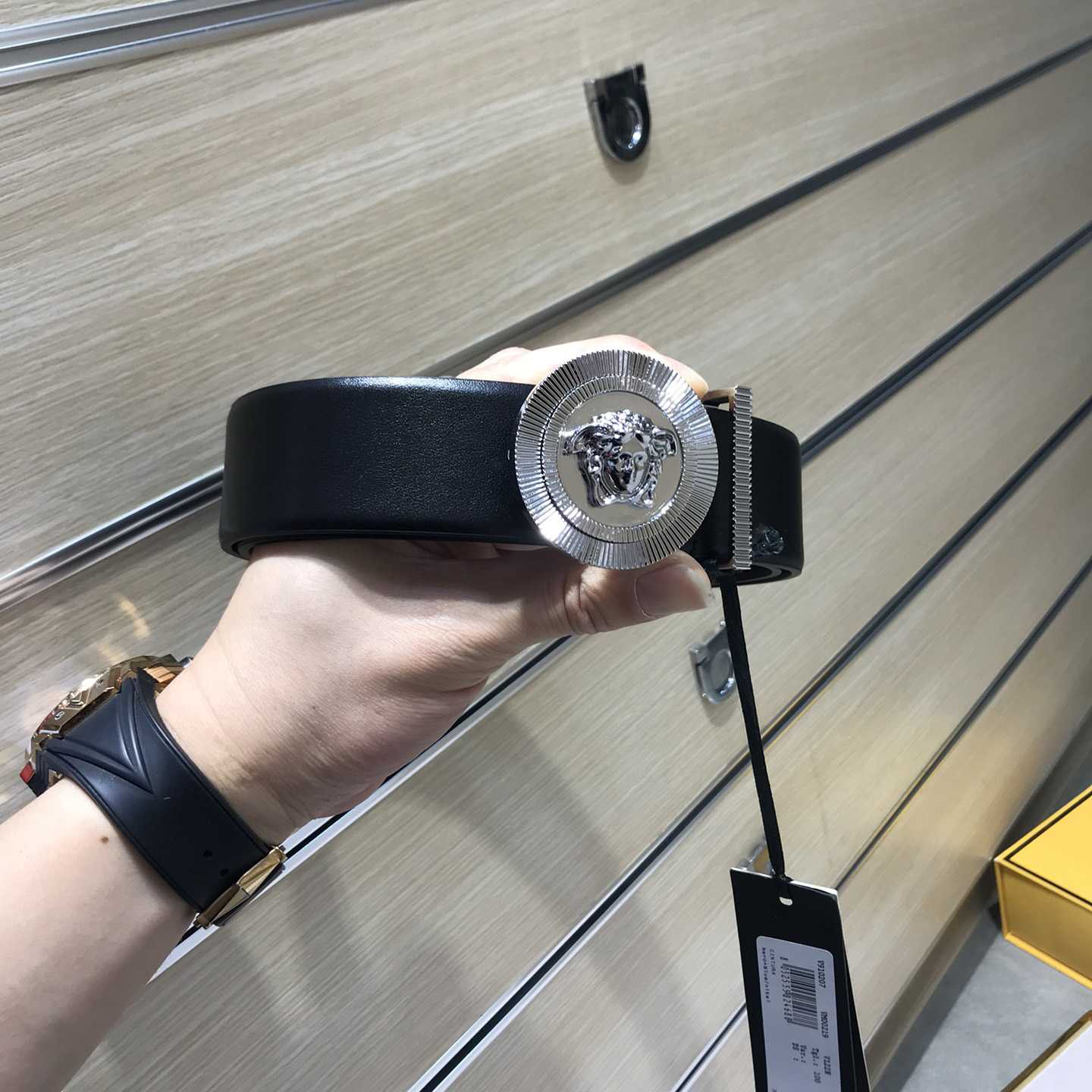 Versace Medusa Leathre Belt    38mm - FashionPlug