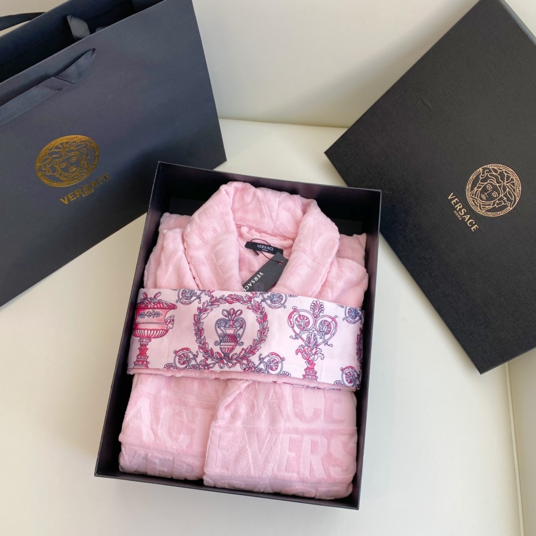 Versace I ♡ Baroque Bathrobe(Uniform size) - FashionPlug