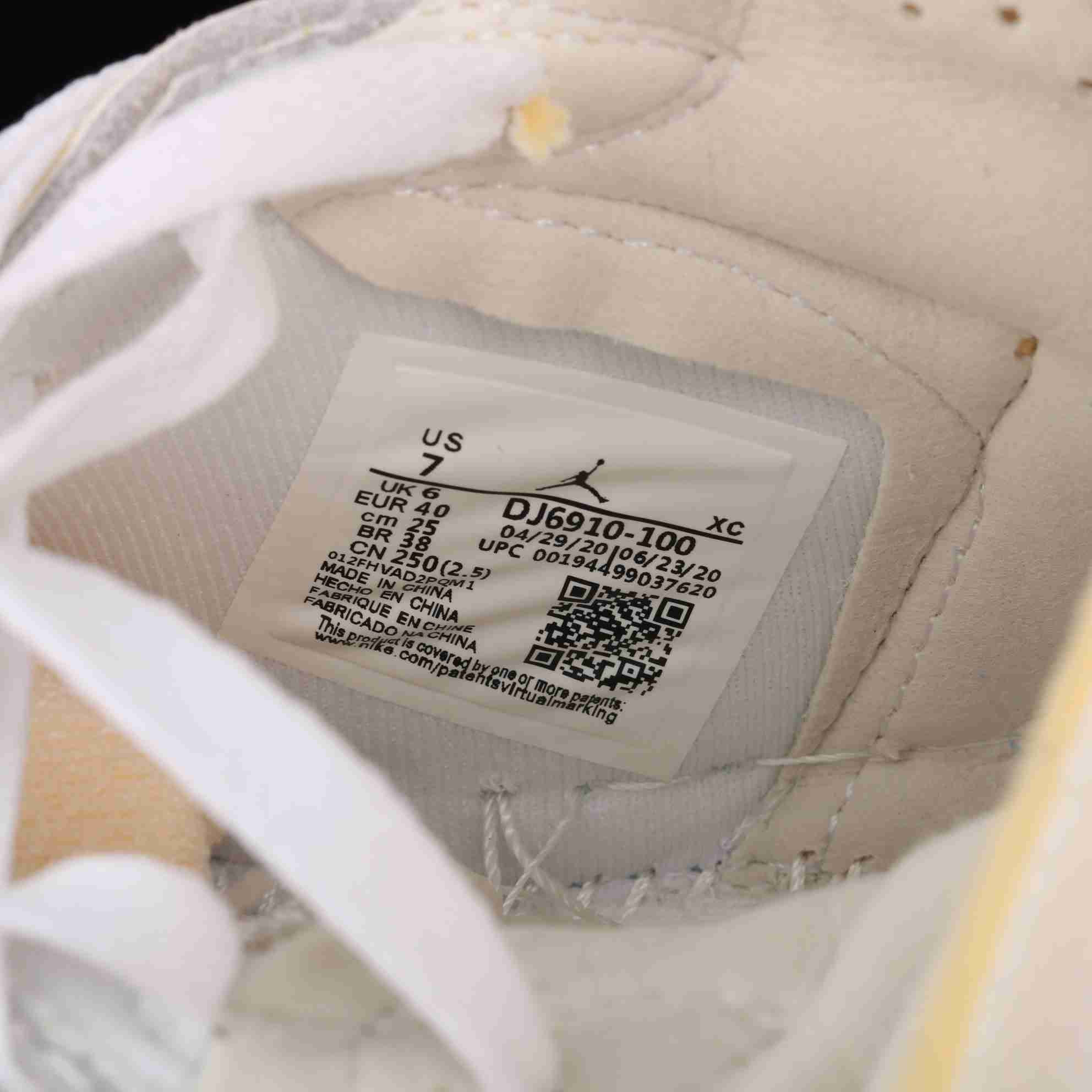 Air Jordan 1 Zoom Air CMFT AJ1 Sneaker    DJ6910-100 - FashionPlug