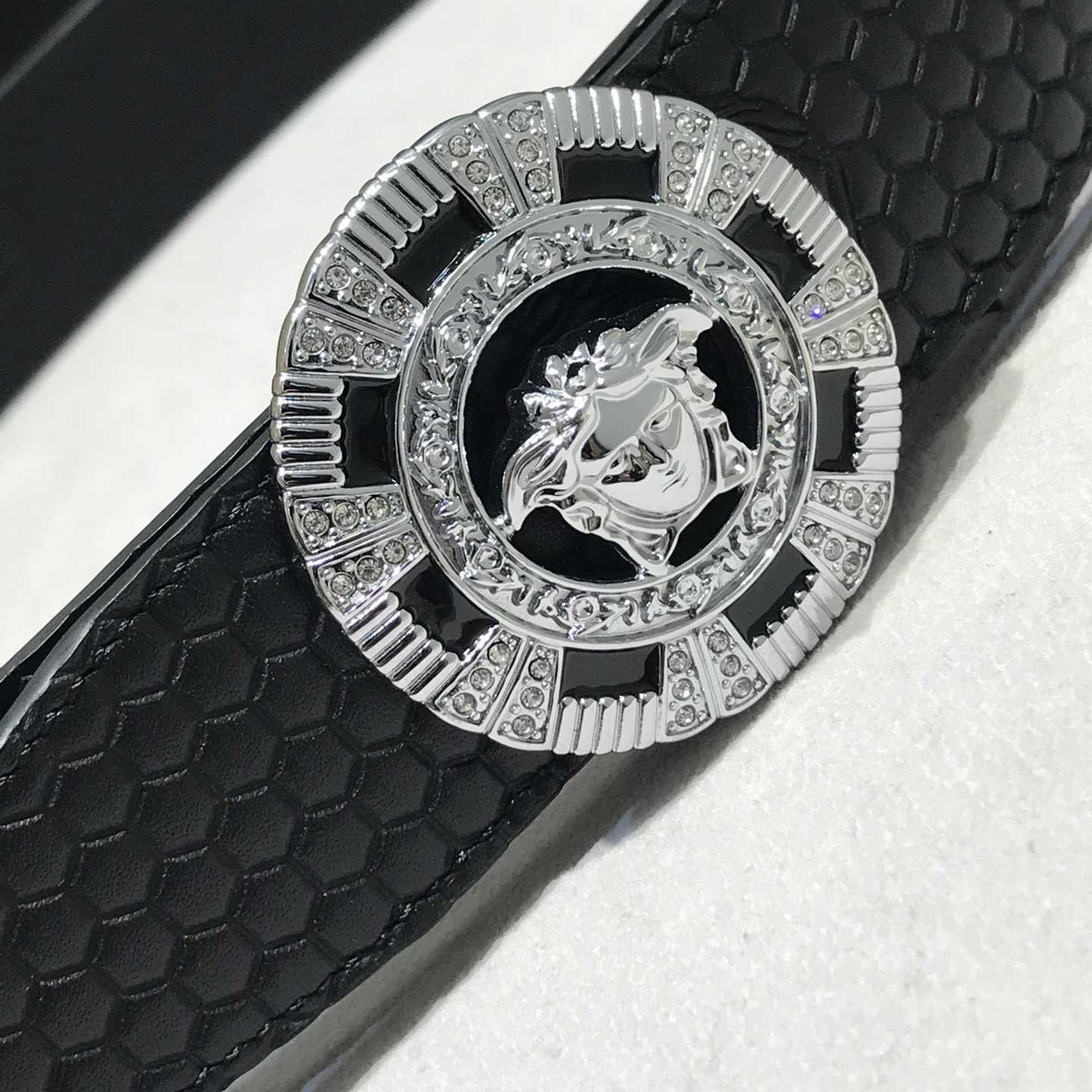 Versace Medusa Leathre Belt    39mm - FashionPlug