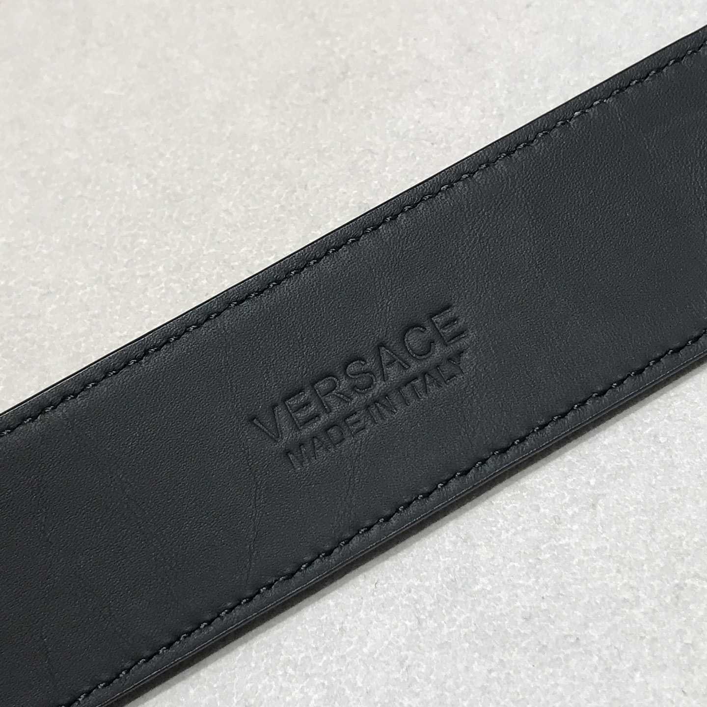 Versace Medusa Leathre Belt    39mm - FashionPlug