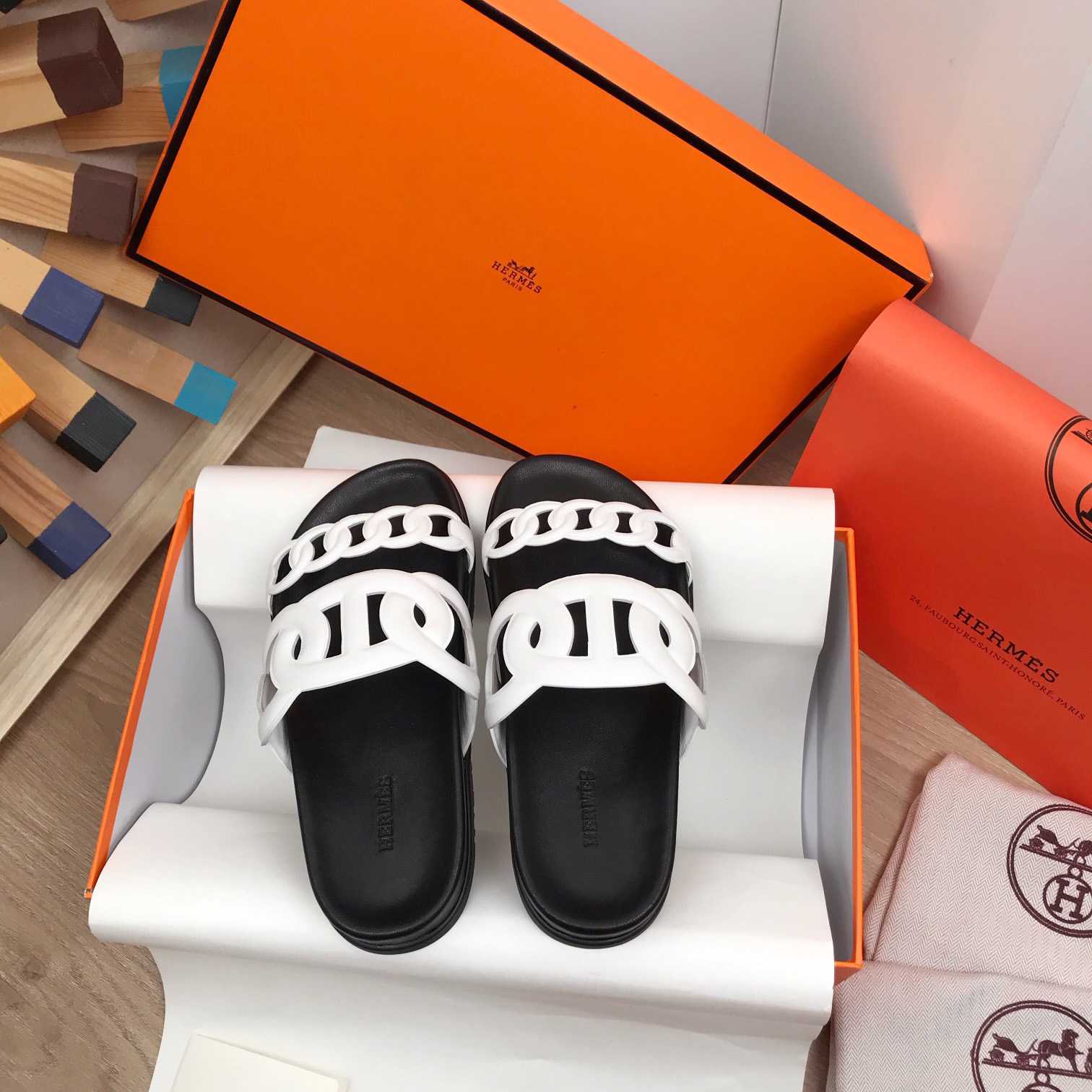Hermes Extra Sandal - FashionPlug