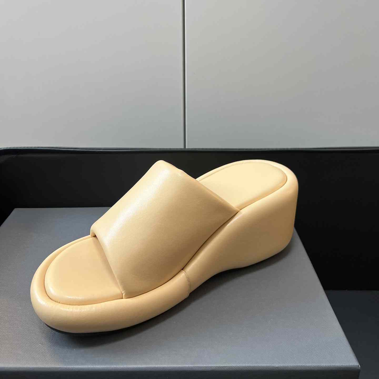 Balenciaga Rise Wedge Sandals - FashionPlug