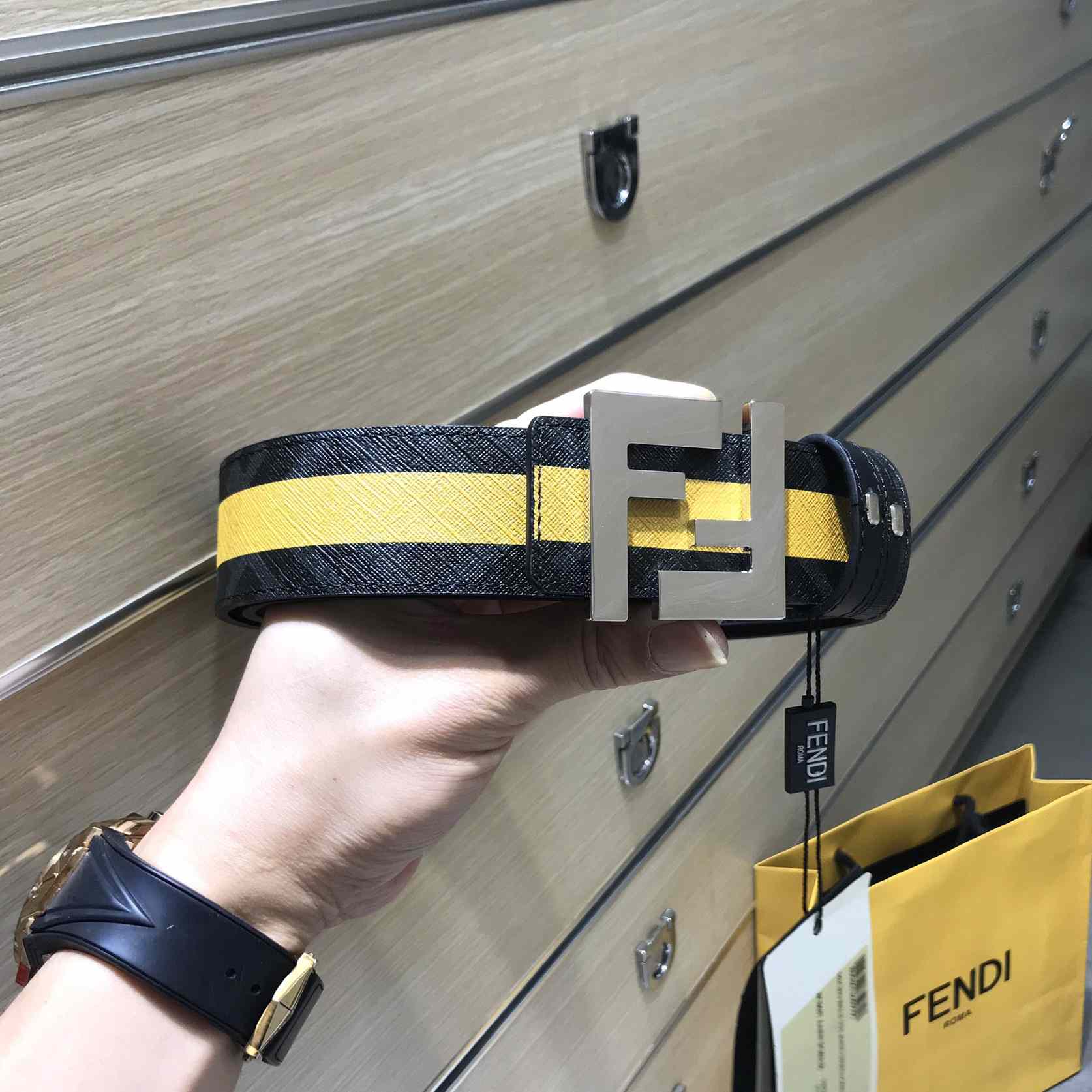 Fendi Black Reversible Leather Belt - FashionPlug