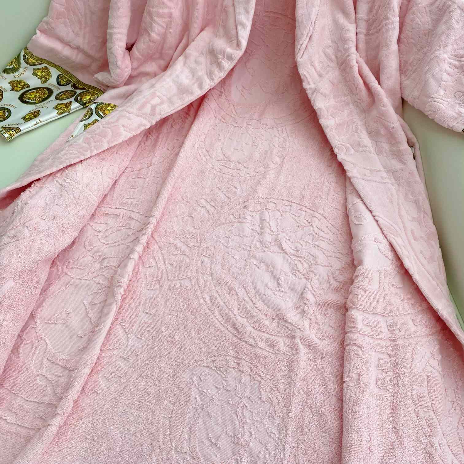 Versace Medusa Amplified Bathrobe(Uniform size) - FashionPlug