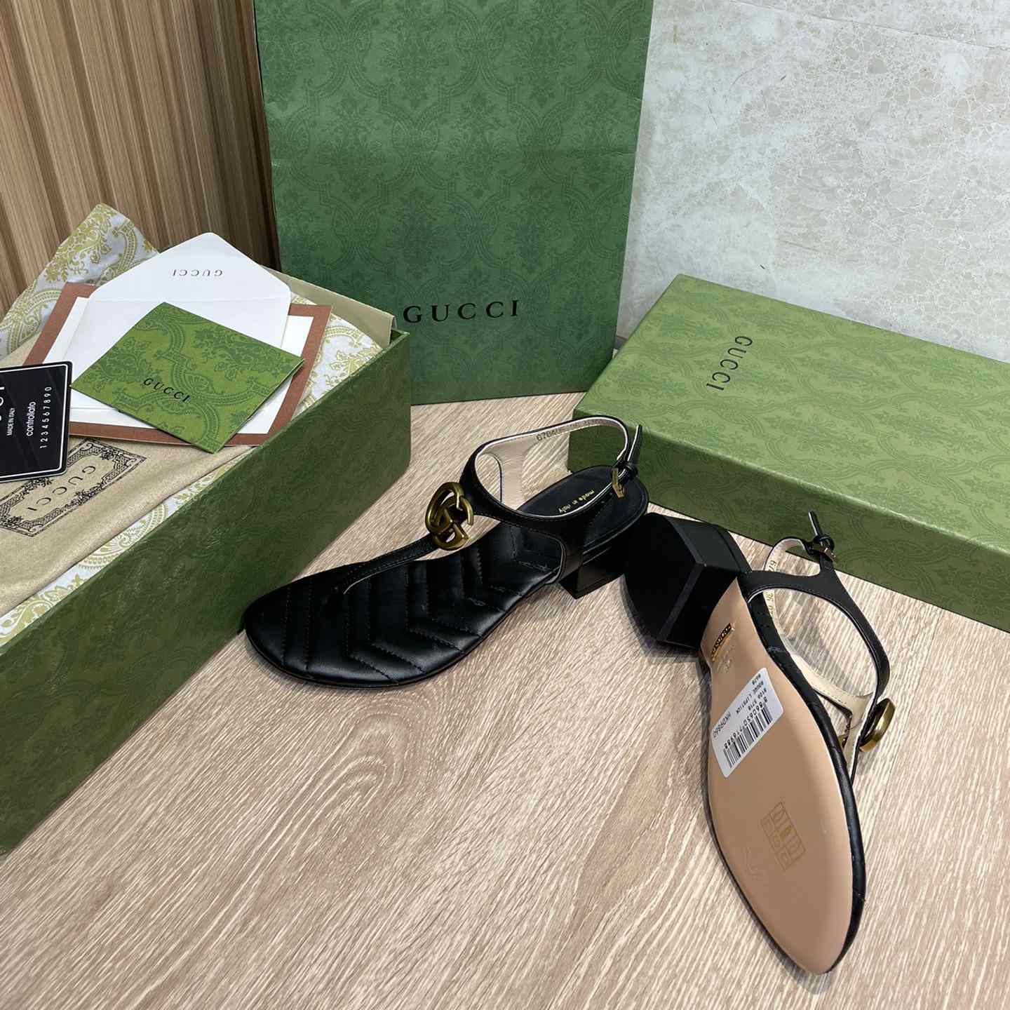 Gucci Women's Double G Sandal - FashionPlug