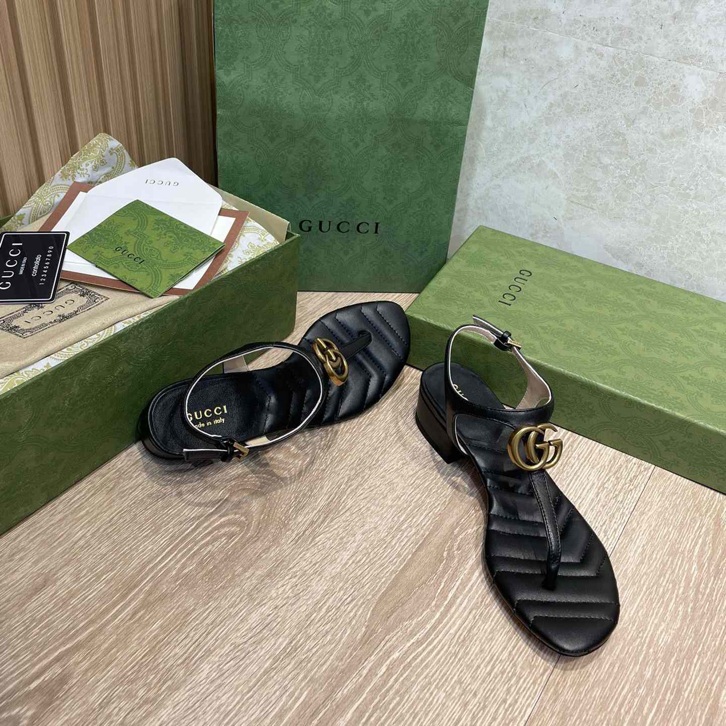 Gucci Women's Double G Sandal - FashionPlug