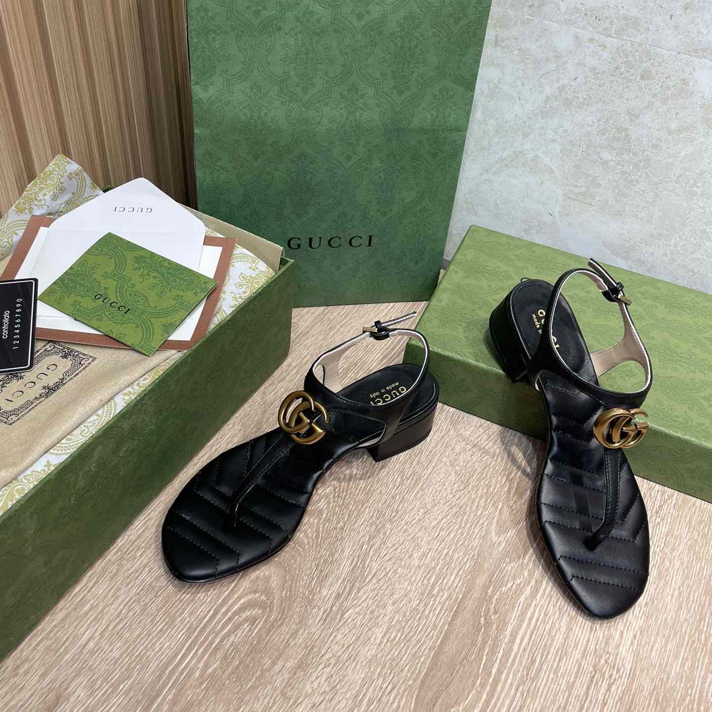 Gucci Women's Double G Sandal - FashionPlug