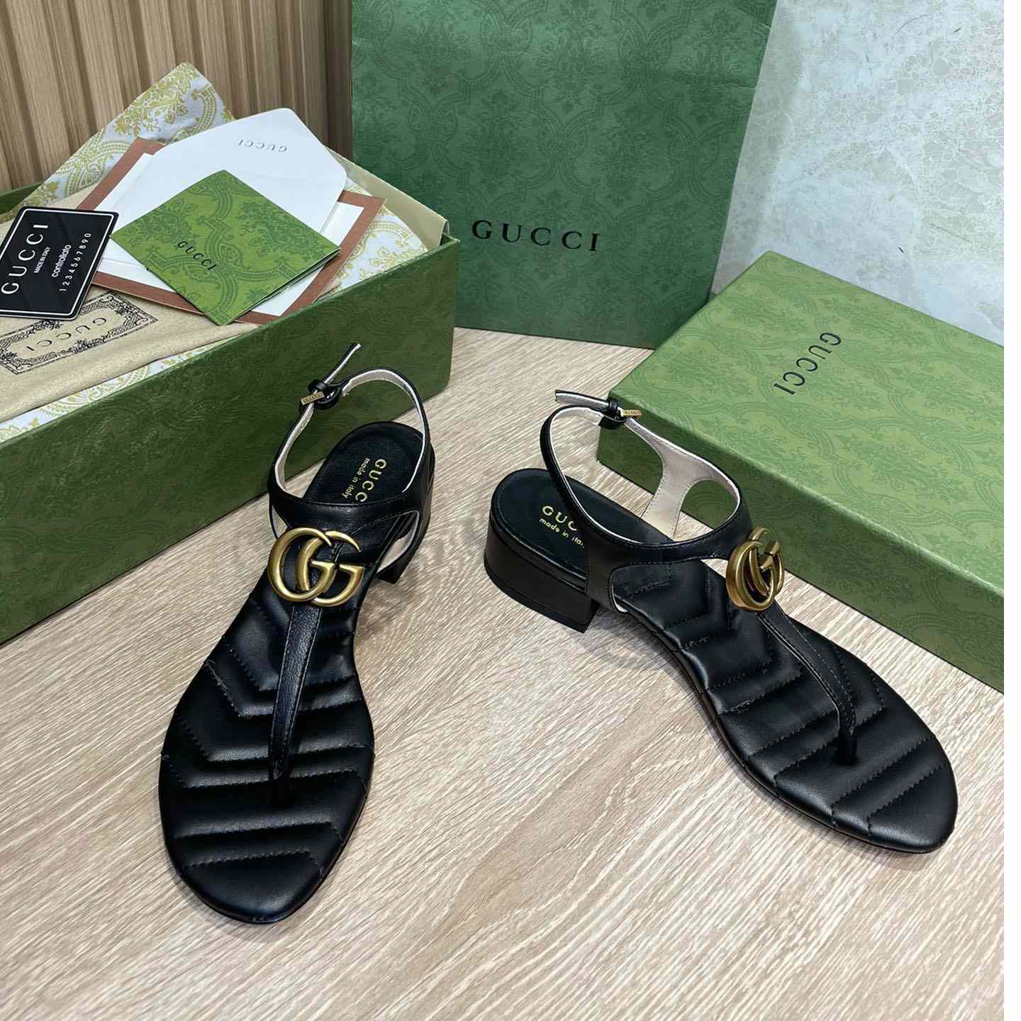 Gucci Women's Double G Sandal - FashionPlug