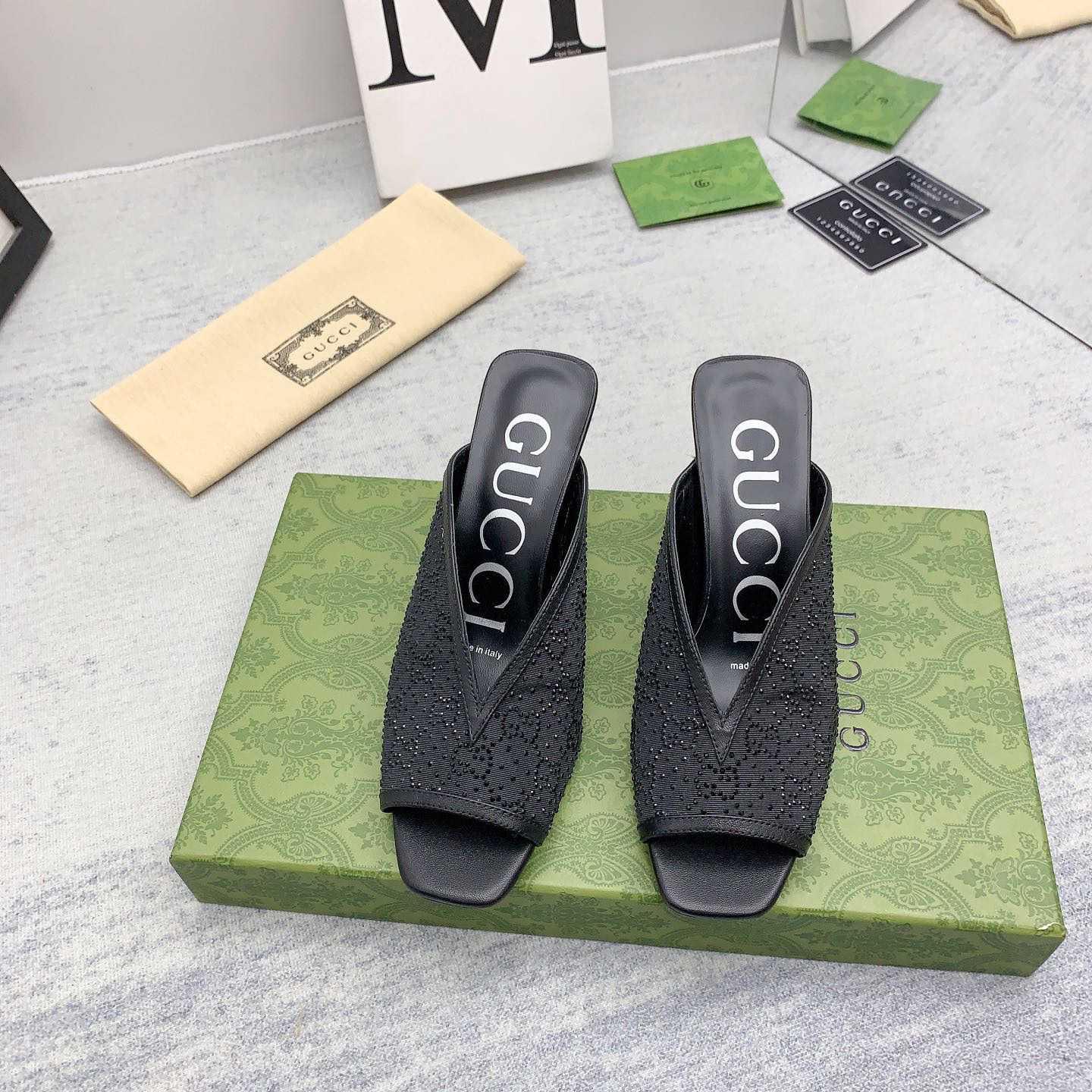 Gucci Women's GG Slide Sandal - FashionPlug