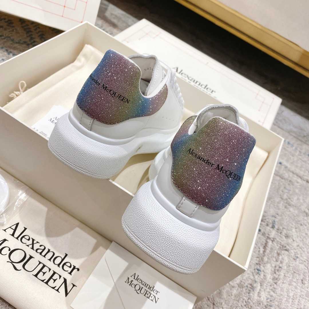 Alexander Mqueen Oversized Sneaker In White - FashionPlug
