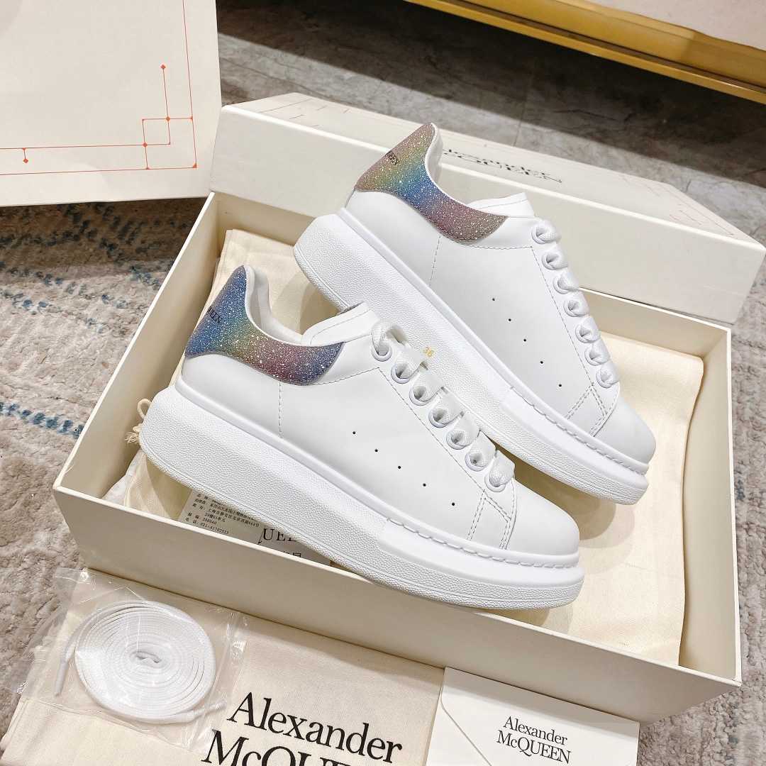 Alexander Mqueen Oversized Sneaker In White - FashionPlug