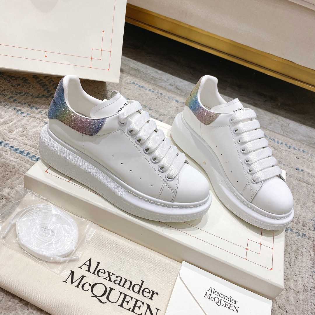 Alexander Mqueen Oversized Sneaker In White - FashionPlug
