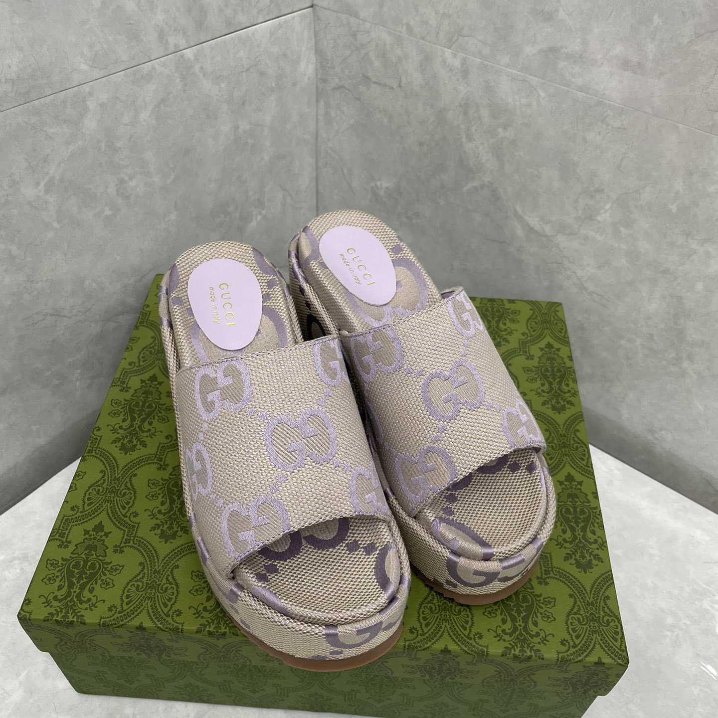 Gucci Women's Jumbo GG Platform Slide Sandal - FashionPlug