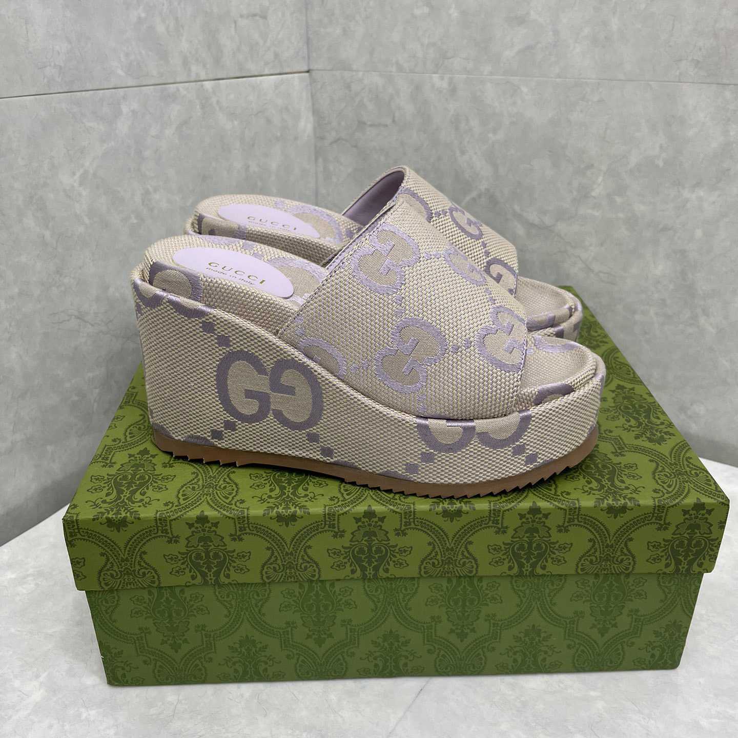 Gucci Women's Jumbo GG Platform Slide Sandal - FashionPlug