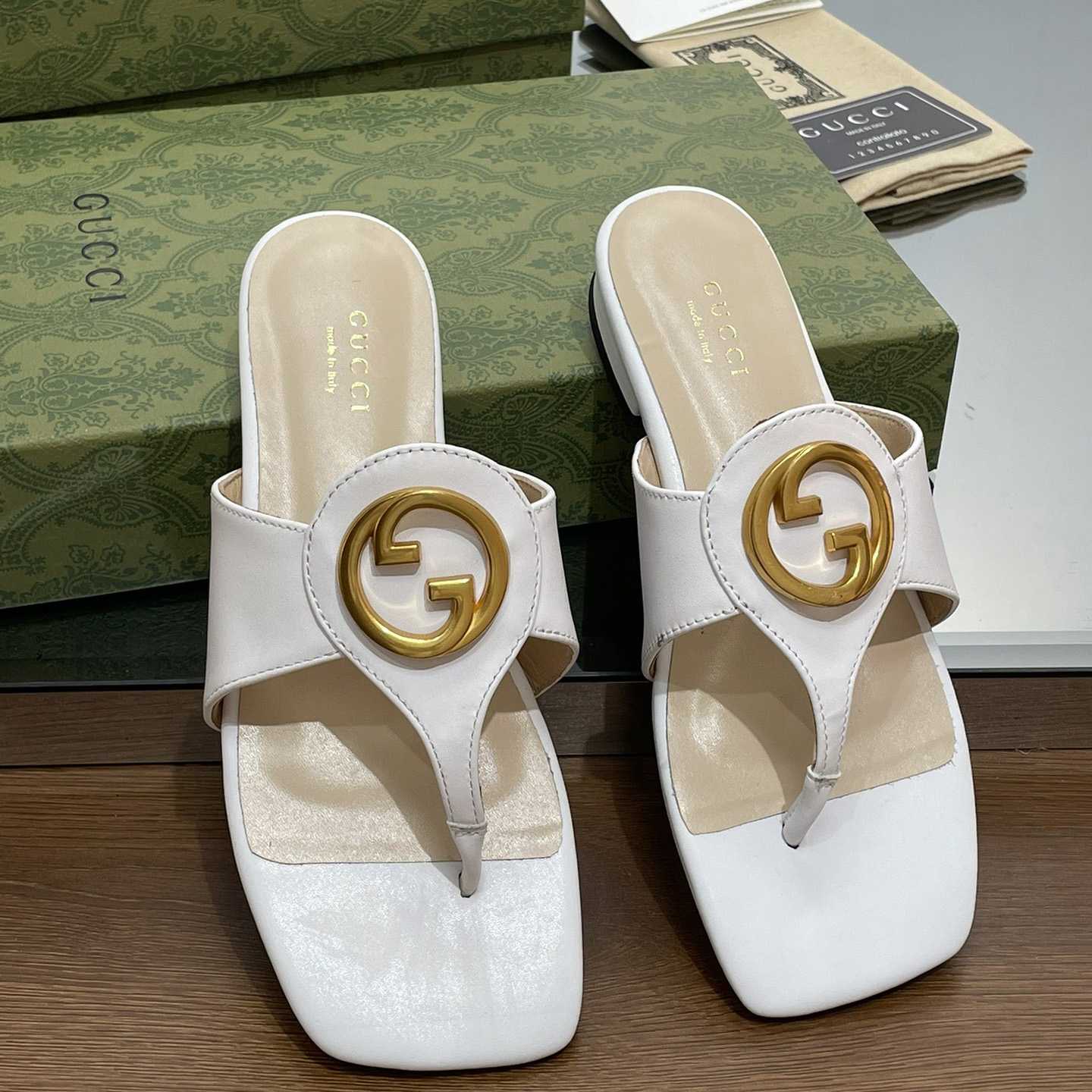 Gucci Women's Gucci Blondie Thong Sandal - FashionPlug