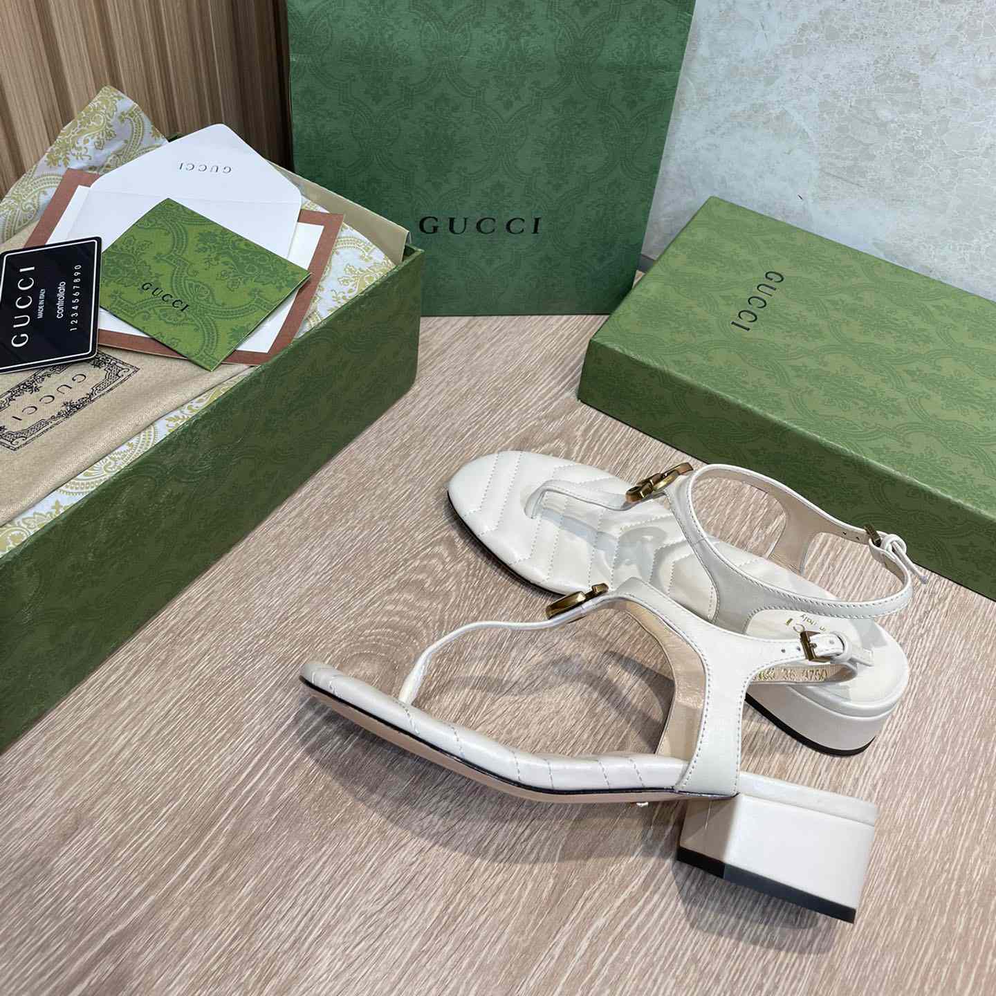Gucci Women's Double G Sandal - FashionPlug