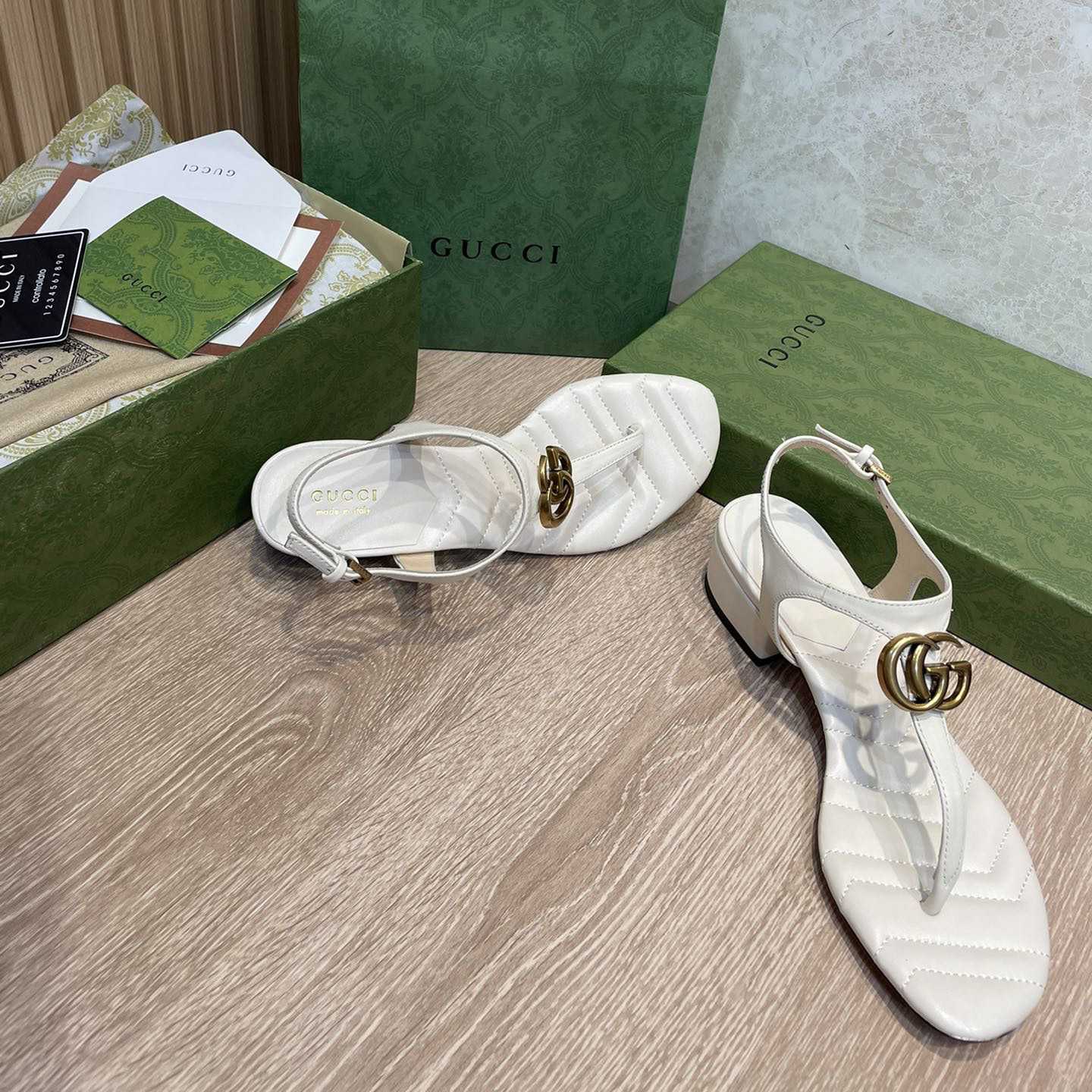 Gucci Women's Double G Sandal - FashionPlug